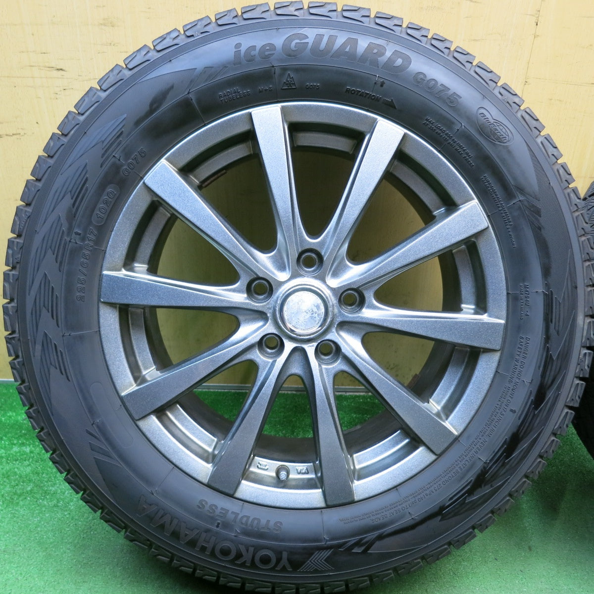 バリ溝！22年！9分◎スタッドレス 225/65R17 ヨコハマ アイスガード G075 GRASS グラス 17インチ PCD114.3/5H◎6073006HAス
