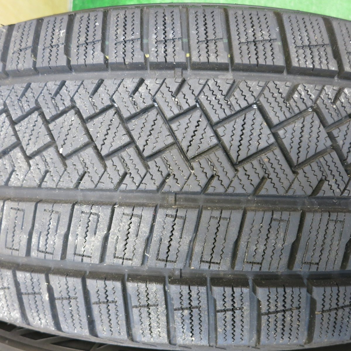 バリ溝！23年！9分★スタッドレス 235/65R18 ピレリ アイスゼロ アシンメトリコ Precious HM-1 プレシャス 18インチ PCD114.3/5H★5121105HAス