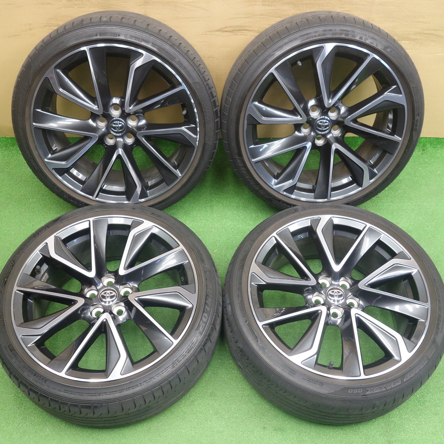 キレイ！22年★トヨタ カローラスポーツ GZ 純正 225/40R18 ダンロップ SP スポーツマックス 050 18インチ PCD100/5H★6042403KTノ
