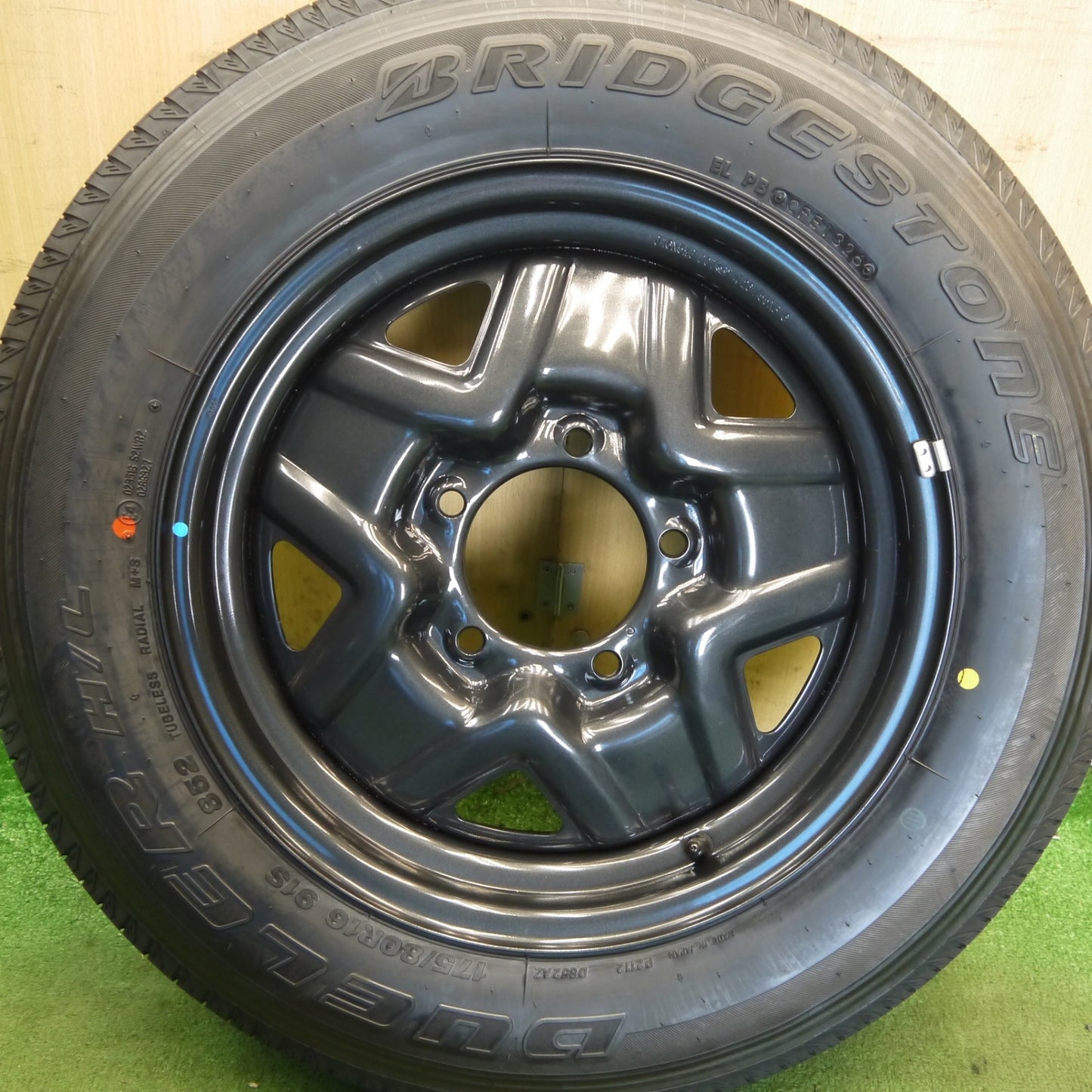 未使用！26年！1本◎スズキ JB64 ジムニー 純正 スチール 175/80R16 ブリヂストン デューラー H/L 852 DUELER スペア 16インチ PCD139.7/5H◎6071707Hノ