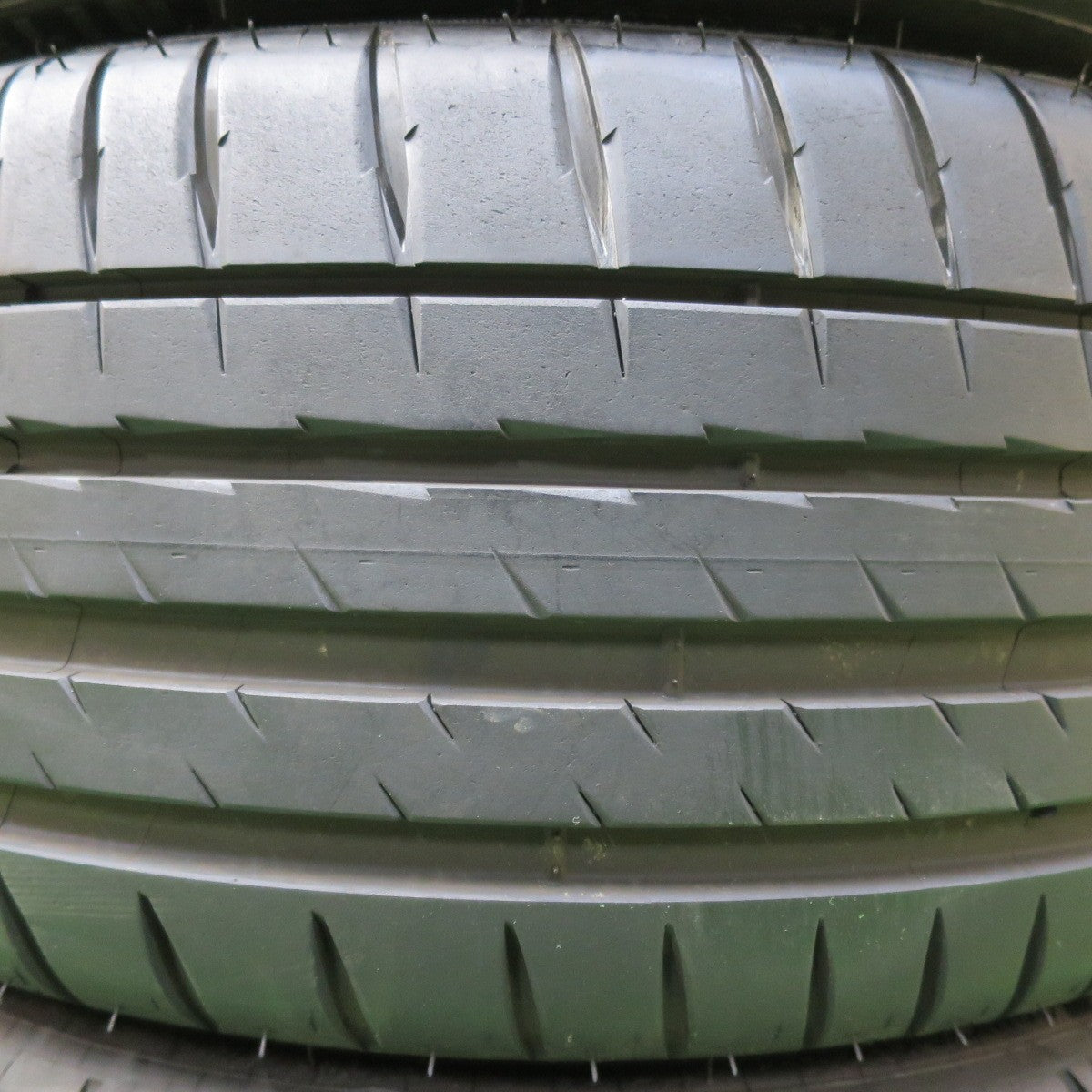 [送料無料] バリ溝！23年！9.5分★215/40R18 ミシュラン パイロットスポーツ4 タイヤ 18インチ 86 BRZ インプレッサ 等★4110604イノタ