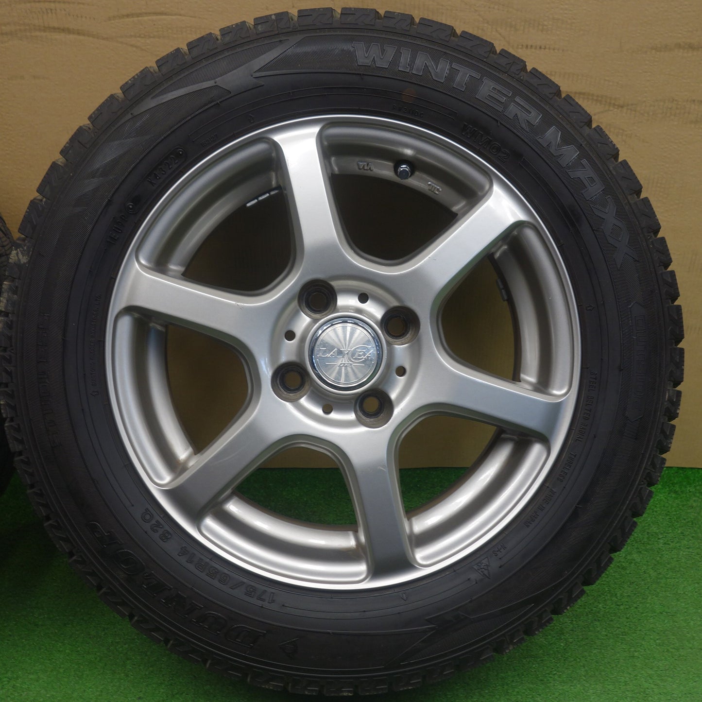 バリ溝！22年！9.5分★スタッドレス 175/65R14 ダンロップ ウインターマックス WM02 LAYCEA 02 レイシア 14インチ PCD100/4H★6040902KTス