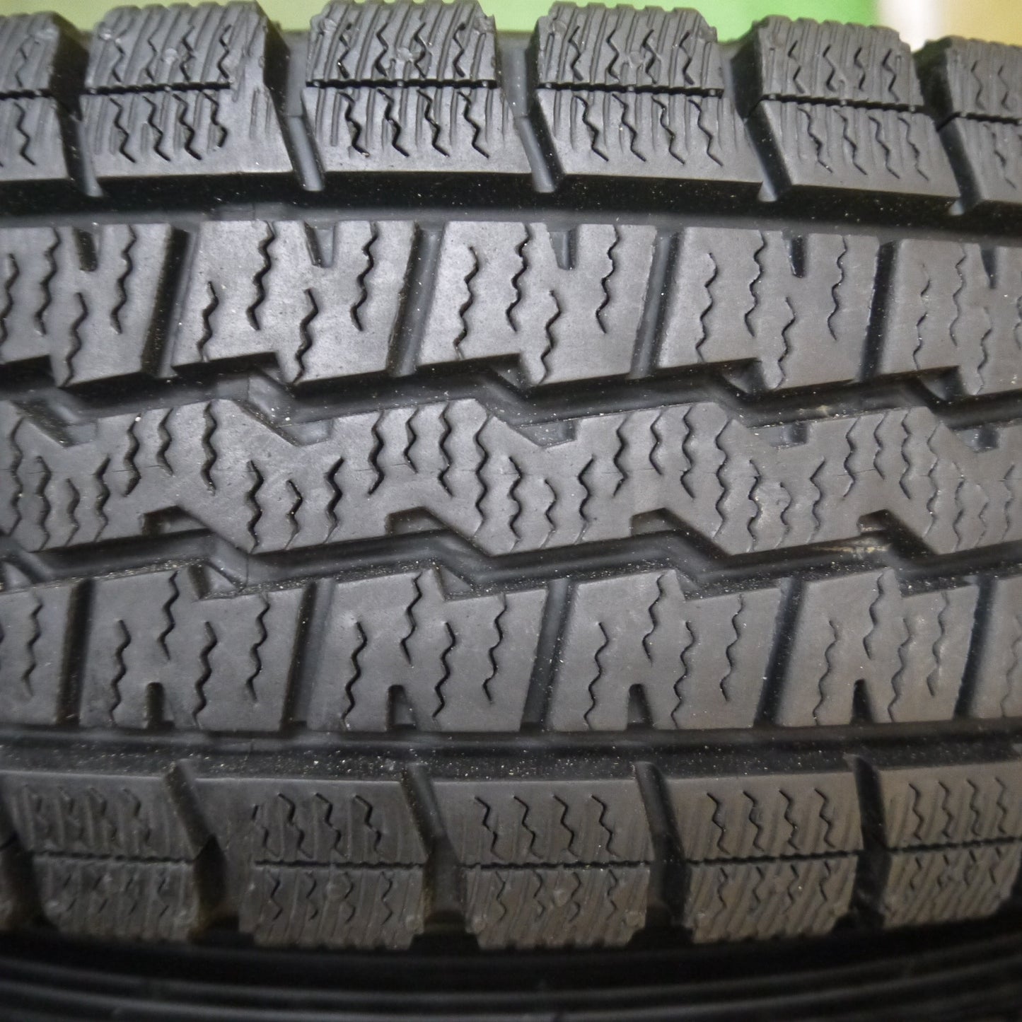 *送料無料*バリ溝！9.5分★バネット ボンゴ 純正 スチール 145R12 6PR スタッドレス ダンロップ SV01 PCD150/4H★4011201Hス
