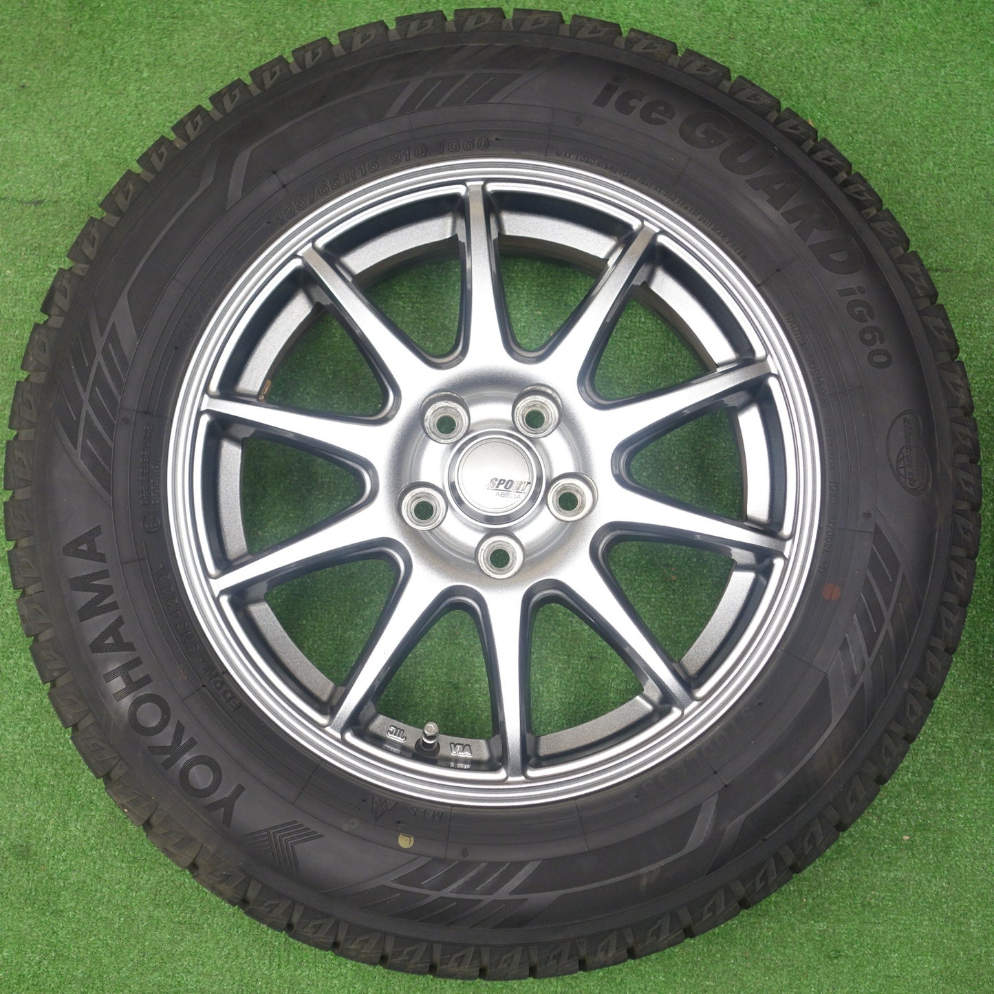 バリ溝！22年！キレイ！9.5分以上★プリウス 等 195/65R15 スタッドレス ヨコハマ アイスガード iG60 SPORT ABELIA スポルト アベリア 15インチ PCD100/5H★6020905KTス