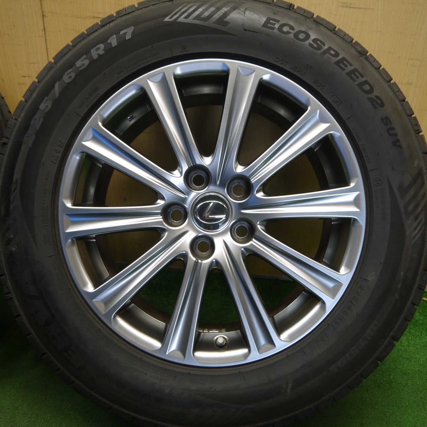 センサー付き！バリ溝！23年！キレイ！9.5分◎レクサス NX 純正 225/65R17 ミネルバ ECOSPEED2 SUV 17インチ PCD114.3/5H◎6070107Hノ