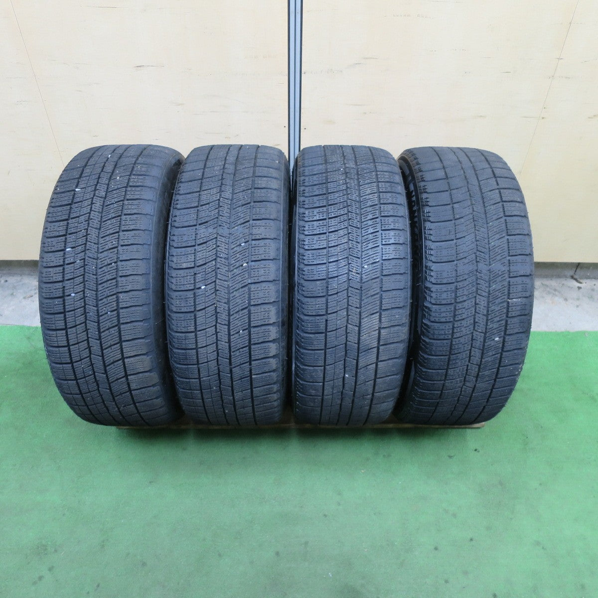 バリ溝！キレイ！8.5分★スタッドレス 215/50R17 ナンカン アイス アクティバ AW-1 MUD BAHN XR-6 マッドバーン 社外 アルミ 17インチ PCD139.7/6H★6042805TTス