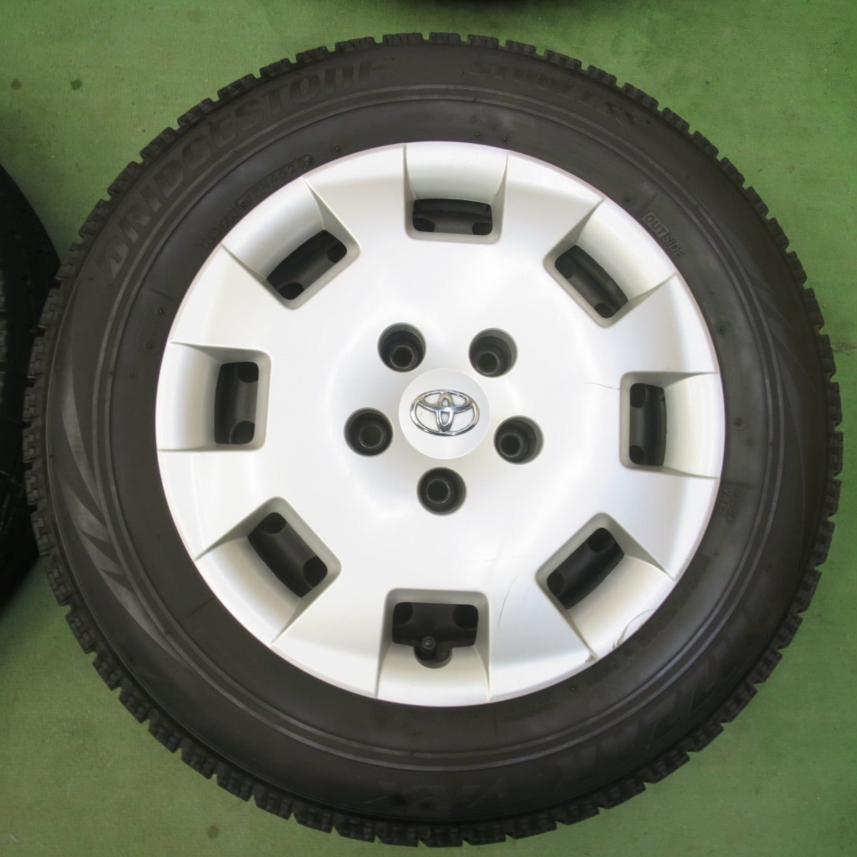 4本価格★トヨタ アイシス 純正 スチール 195/65R15 スタッドレス ブリヂストン ブリザック VRX 15インチ PCD114.3/5H★6042706イス