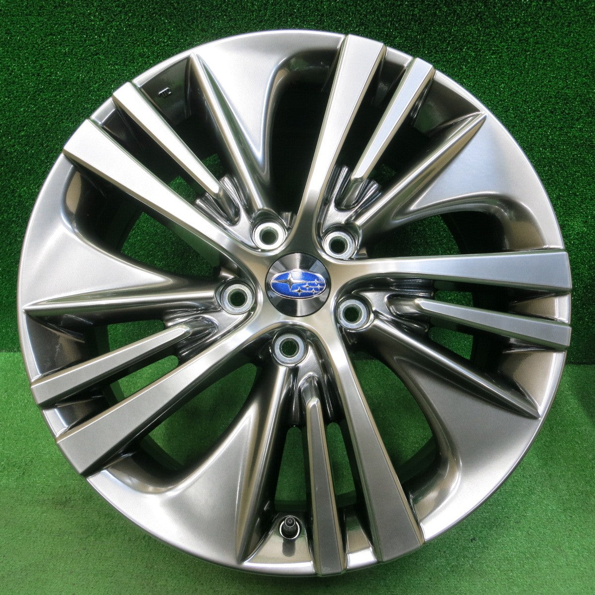 *送料無料* 新車外し★スバル レヴォーグ レイバック VN5 純正 ホイール 18インチ 18×7J PCD114.3/5H★4042508イホ