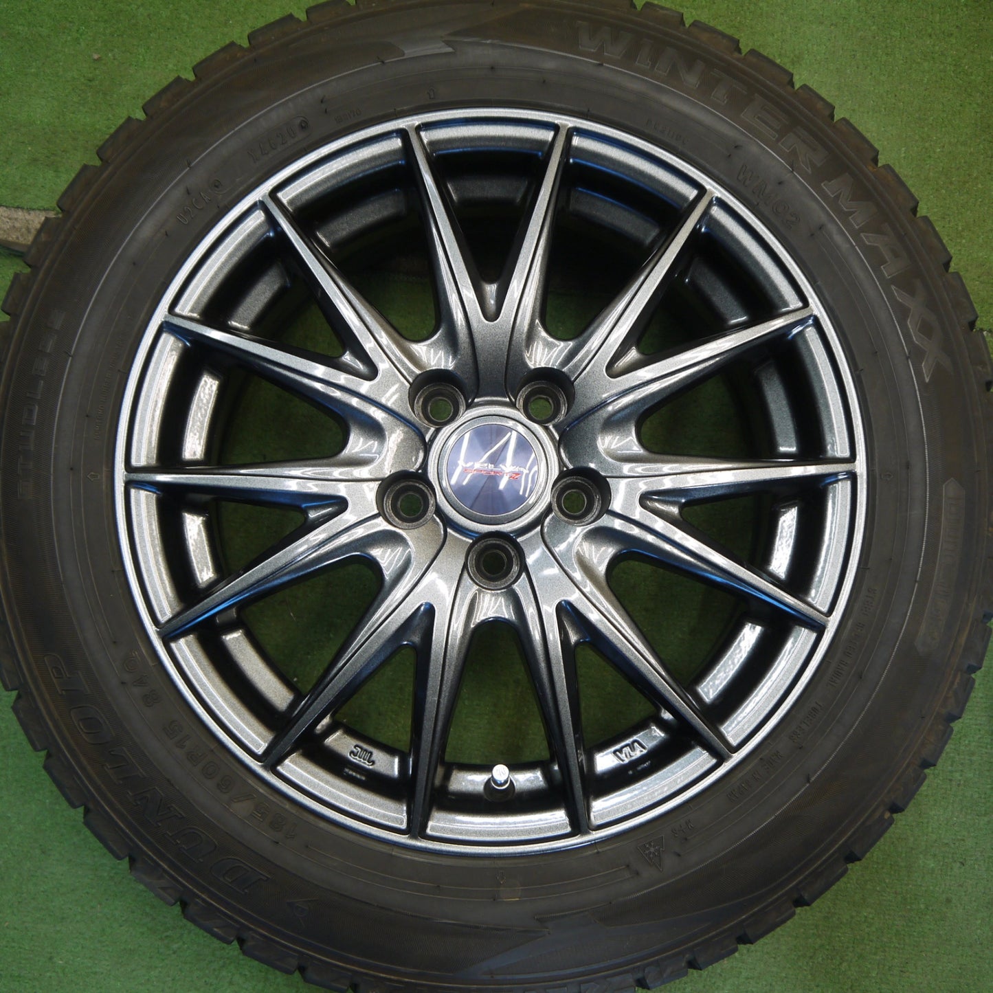 バリ溝！キレイ！9.5分★シエンタ 等 185/60R15 スタッドレス ダンロップ ウインターマックス WM02 VELVA SPORTZ ヴェルヴァ 15インチ PCD100/5H★6060805Hス
