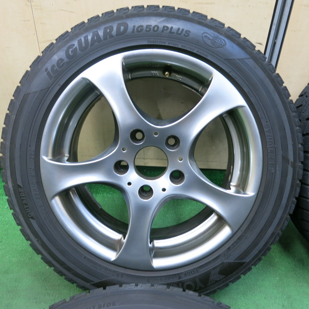 [送料無料] バリ溝！8.5分★BMW 等 阿部商会 Eurodesign 205/55R16 スタッドレス ヨコハマ アイスガード iG50 プラス PCD120/5H★4102902SYス