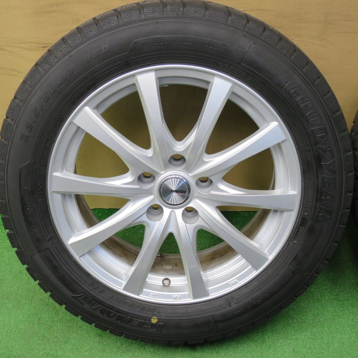 バリ溝！23年！キレイ！9.5分以上★スタッドレス 215/60R17 グッドイヤー アイスナビ7 ravrion RS01 ラブリオン 17インチ PCD114.3/5H★6040308NKス