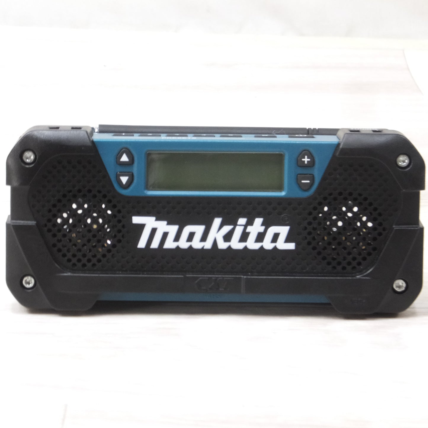[送料無料] 美品◆マキタ 充電式 ラジオ MR052 本体のみ 10.8V 現場◆