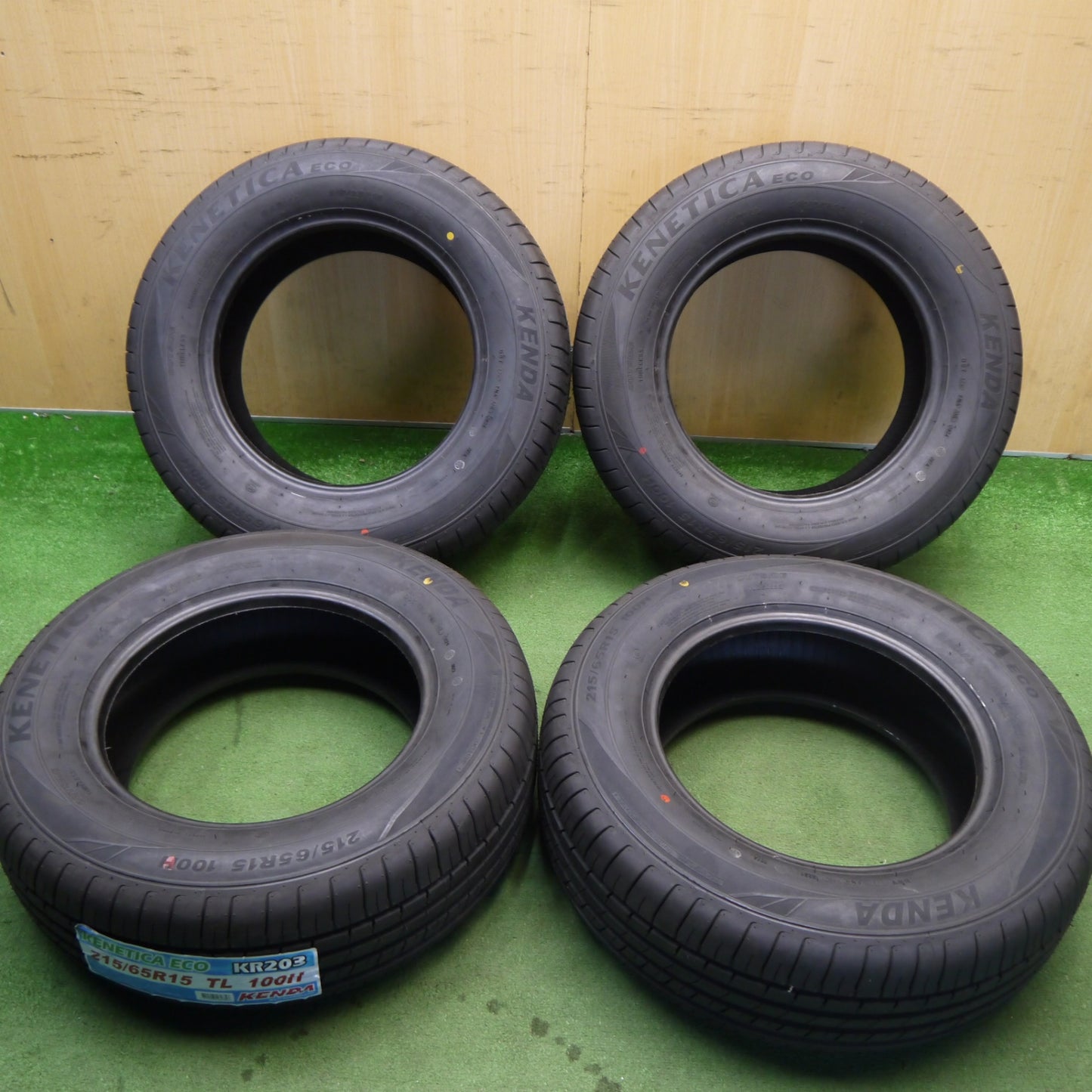 未使用！24年★215/65R15 ケンダ KENETICA ECO タイヤ 15インチ クラウン エスティマ エルグランド 等★6050817Hノタ