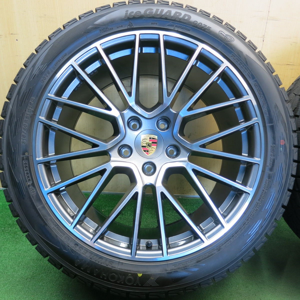ほぼ未使用！25年！キレイ★ポルシェ カイエン RS スパイダー E3 純正 285/45R21 315/40R21 スタッドレス ヨコハマ アイスガード G075 21インチ PCD130/5H★6061102HAス