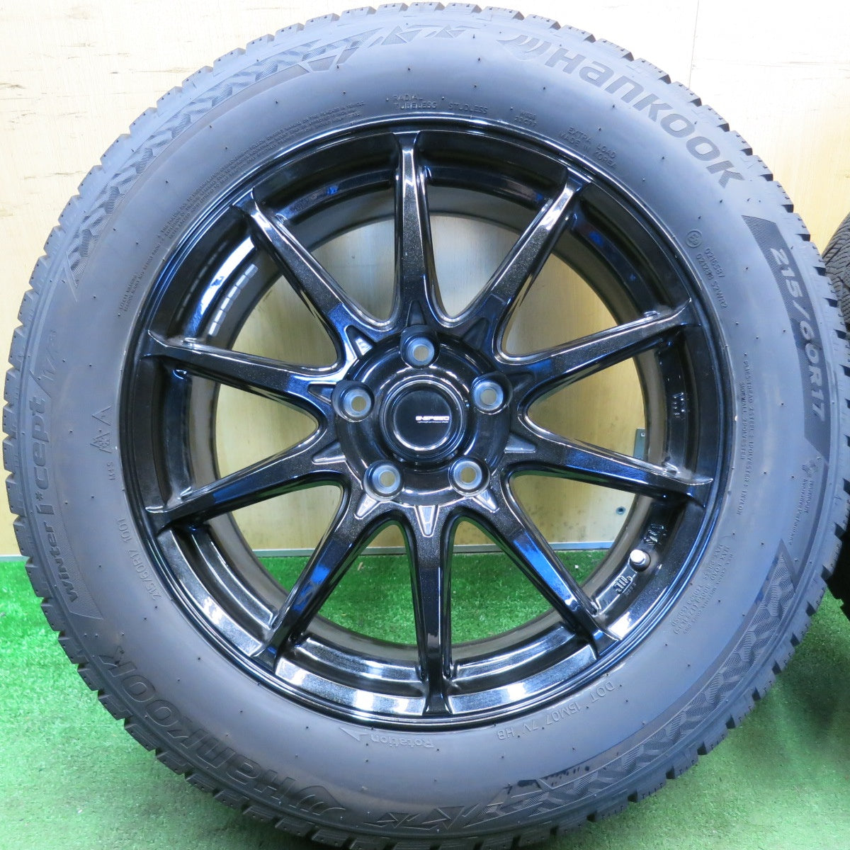 バリ溝！25年！キレイ！ほぼ10分★スタッドレス 215/60R17 ハンコック ウインター アイセプト IZ3 G-SPEED Gスピード 17インチ PCD114.3/5H★6053106HAス