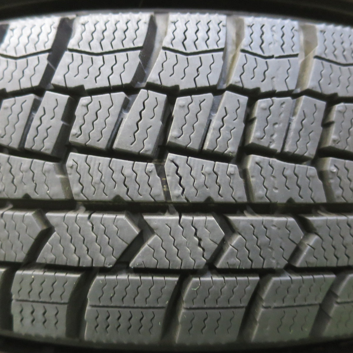 バリ溝！24年！キレイ！9.5分以上◎スタッドレス 155/65R14 ダンロップ ウインターマックス WM02 Exceeder エクシーダー 14インチ PCD100/4H◎6091910イス