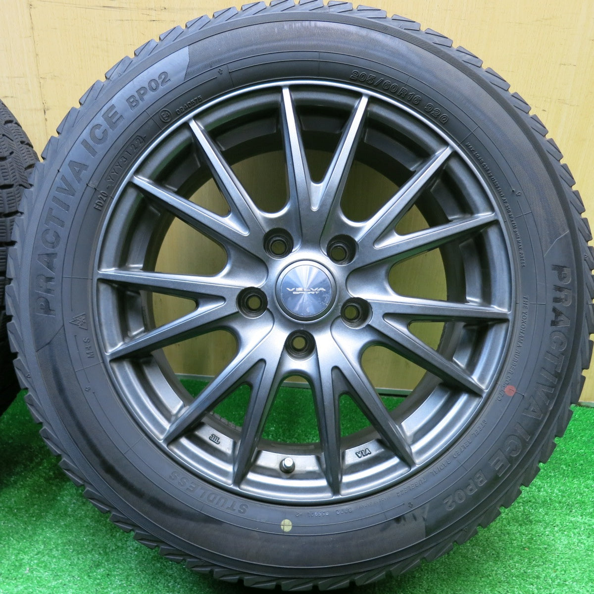 バリ溝！22年！8.5分★スタッドレス 205/60R16 プラクティバ アイス BP02 ヨコハマ VELVA SPORT ヴェルヴァ スポーツ 16インチ PCD114.3/5H★5102504HAス