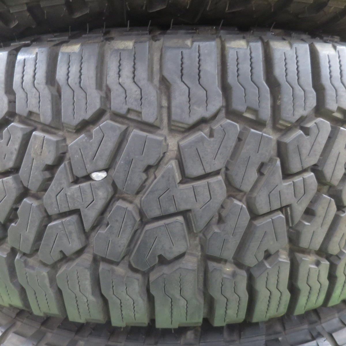 バリ溝！キレイ！9.5分★トヨタ 純正 スチール FJクルーザー プラド 等 265/70R17 121/118R ファルケン WILDPEAK A/T AT3W 17インチ PCD139.7/6H★6013104ナノ