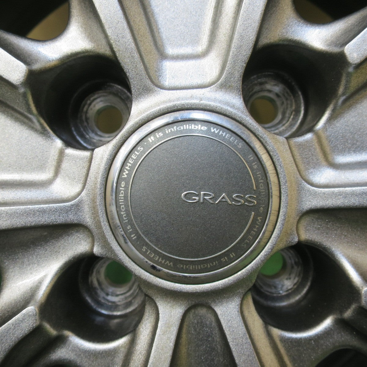 バリ溝！キレイ！9.5分以上★スタッドレス 165/65R14 ヨコハマ アイスガード iG60 GRASS グラス 14インチ PCD100/4H★6051803イス