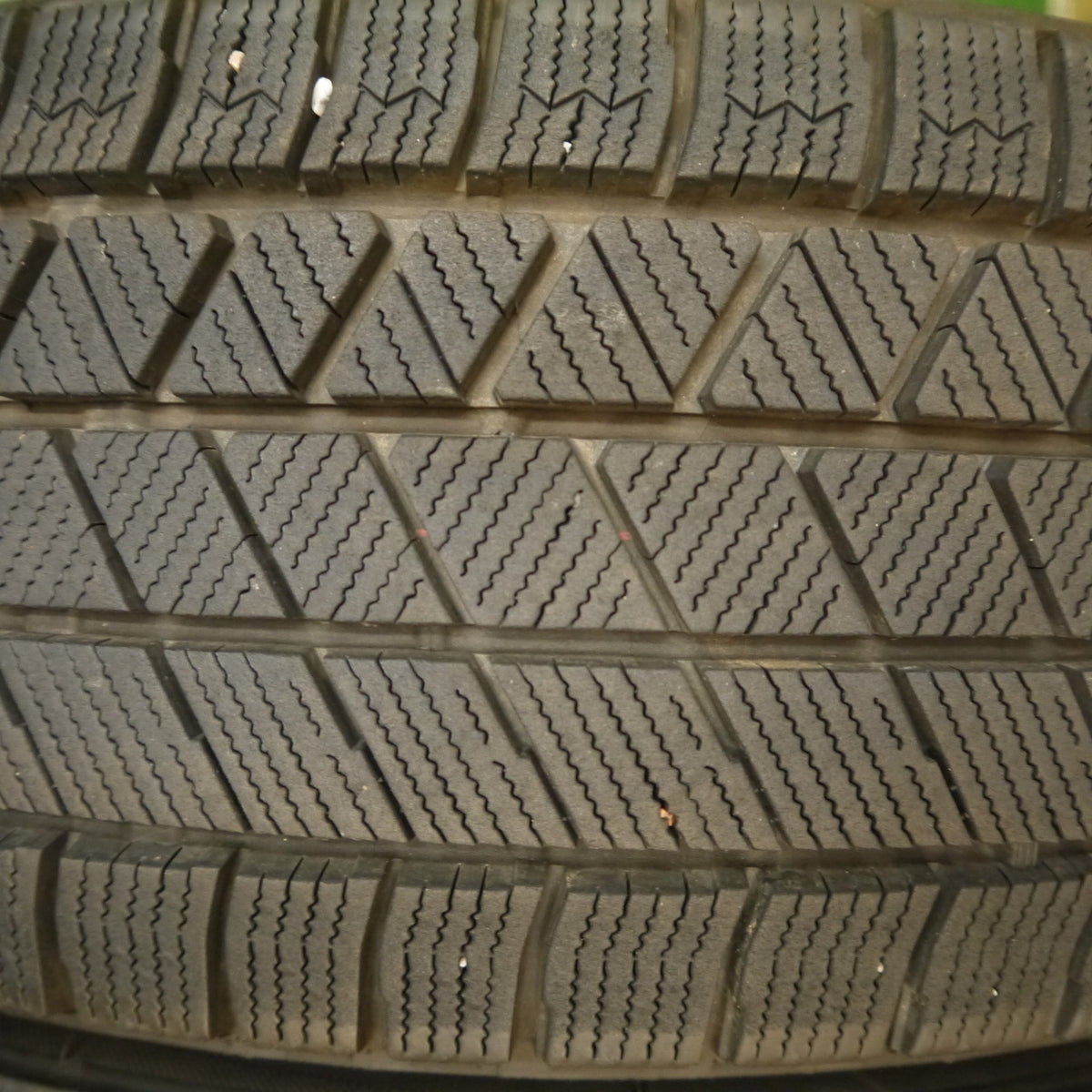 バリ溝！9.5分◎スタッドレス 195/65R15 ブリヂストン ブリザック VRX3 タイヤ 15インチ プリウス セレナ ノア ヴォクシー 等◎6080405Hスタ
