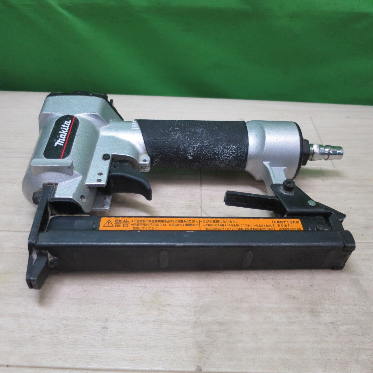 [送料無料] ☆マキタ エア タッカ AT425BZK タッカー エアー ツール 工具 ネイラ 釘打ち機 釘打機 makita☆