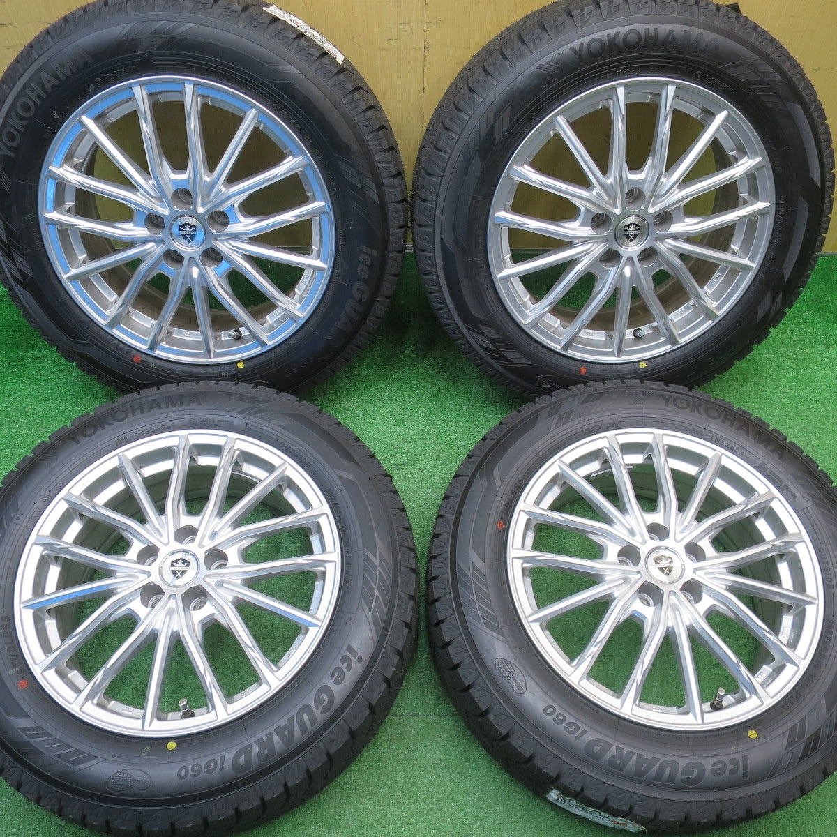 未使用！24年！キレイ★ライズ ロッキー 等 195/65R16 スタッドレス ヨコハマ アイスガード iG60 ESTROSA エステローザ 16インチ PCD100/5H★5110601NJス