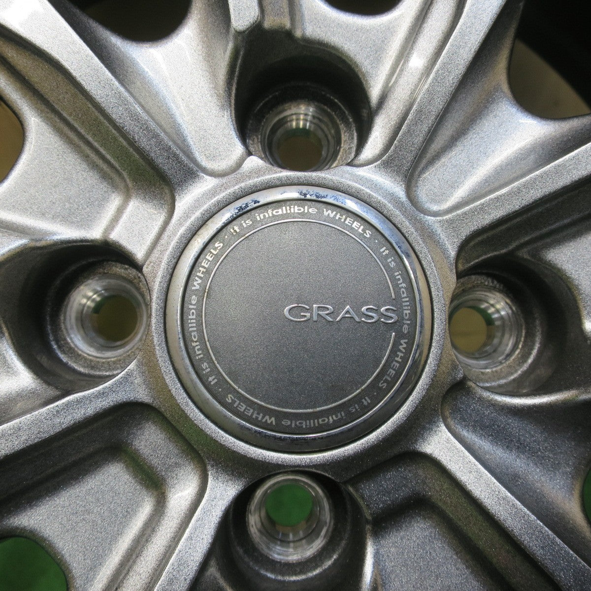 キレイ★スタッドレス 175/60R16 ヨコハマ アイスガード iG70 GRASS グラス 16インチ PCD100/4H★5123015イス