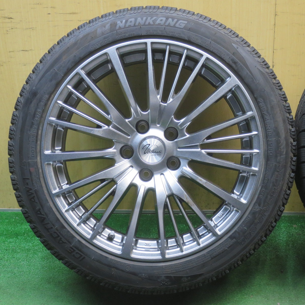 ほぼ未使用！25年！キレイ◎スタッドレス 235/45R18 ナンカン アイスアクティバ AW-1 Verthandi ヴェルザンディ 18インチ PCD114.3/5H◎6062203NJス