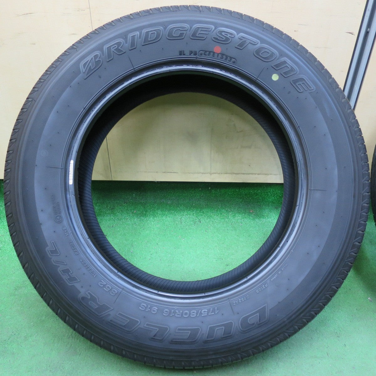 [送料無料] バリ溝！23年！9.5分★ジムニー 等 175/80R16 ブリヂストン デューラー H/L 852 タイヤ 16インチ★5010410イノタ