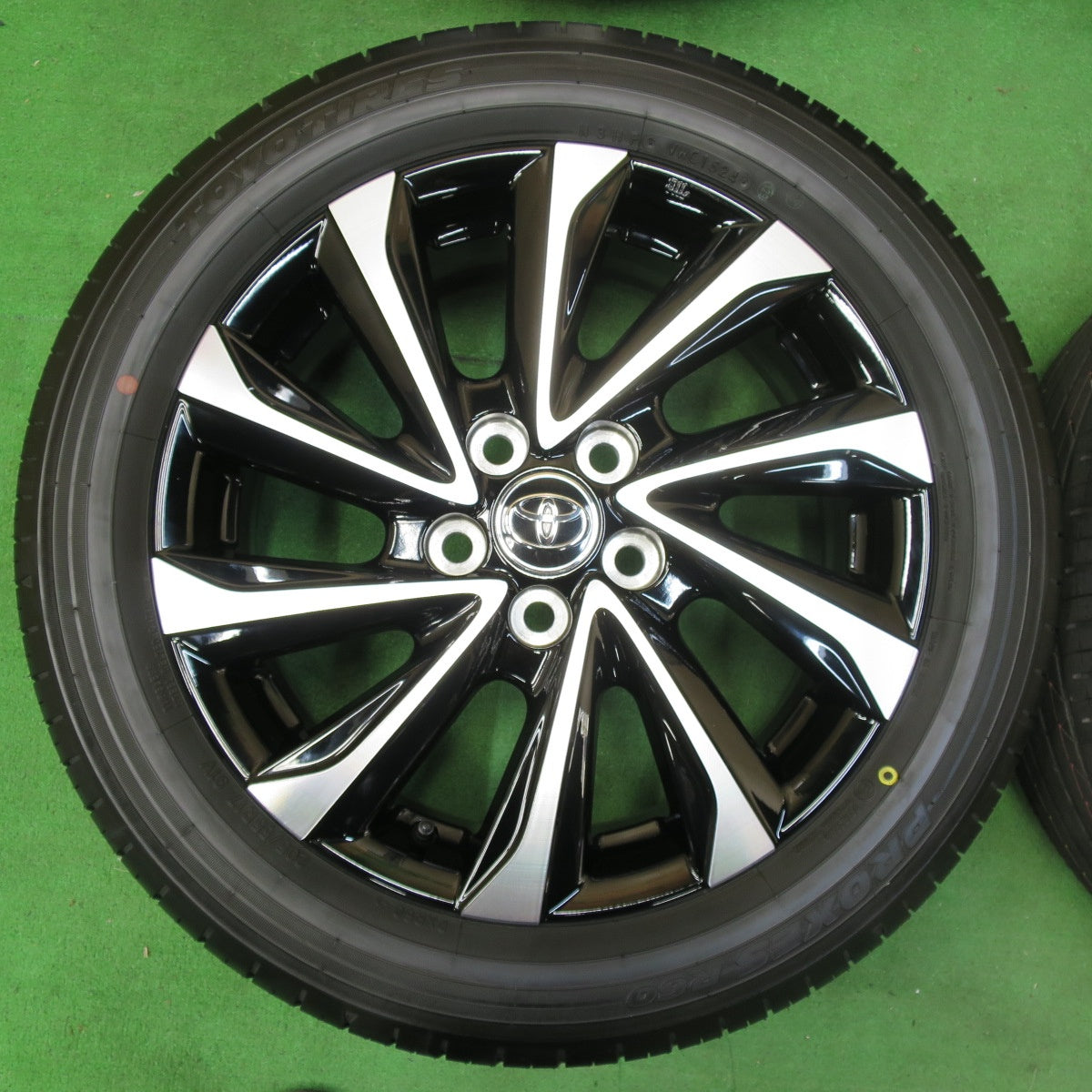 *送料無料* 新車外し！24年★トヨタ 90系 ノア ヴォクシー S-Z 純正 205/55R17 トーヨー プロクセス R60 17インチ PCD114.3/5H★4061808イノ