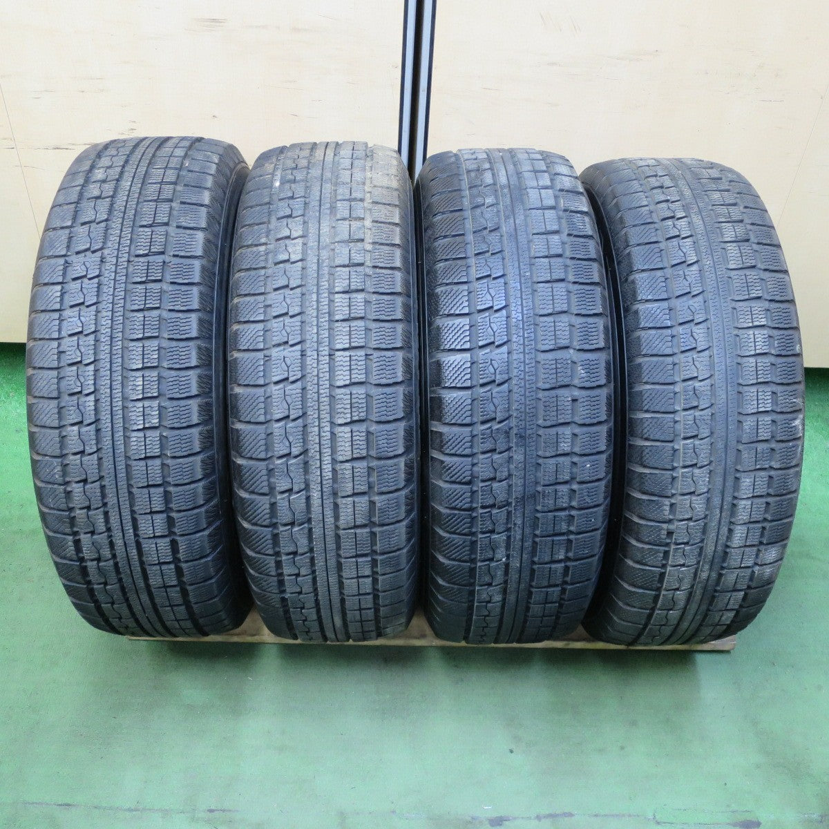 キレイ★スタッドレス 215/65R16 トーヨー ウインター トランパス MK4α ZACK JP-110 MONZA ザック 16インチ PCD114.3/5H★5071002TTス