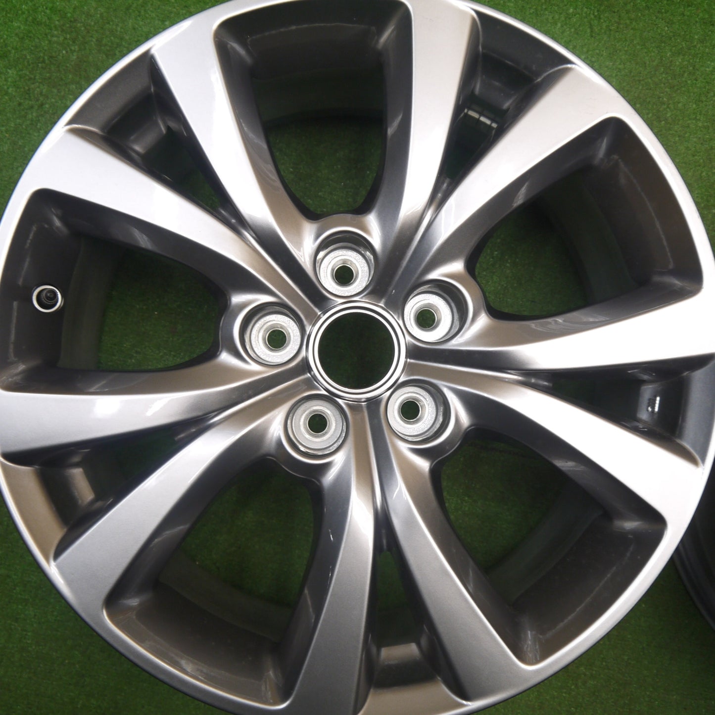 新車外し★マツダ CX-30 純正 ホイール 18インチ 18×7J CX30 PCD114.3/5H★6010607Hホ
