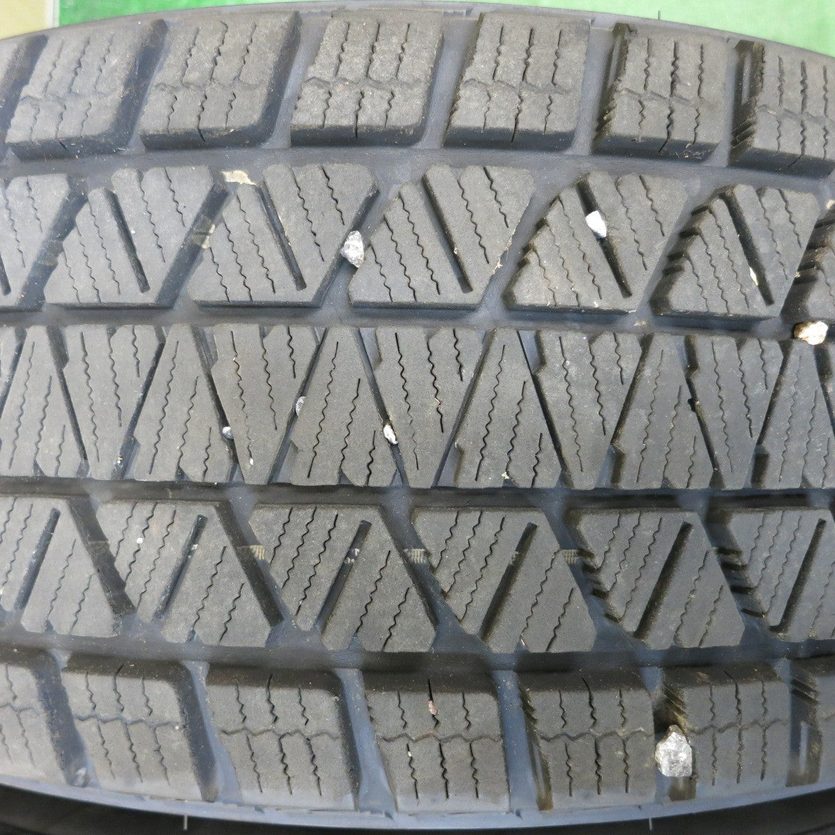 バリ溝！9.5分★トヨタ 60系 ハリアー 純正 225/65R17 スタッドレス ブリヂストン ブリザック DM-V3 17インチ PCD114.3/5H★6043002HAス