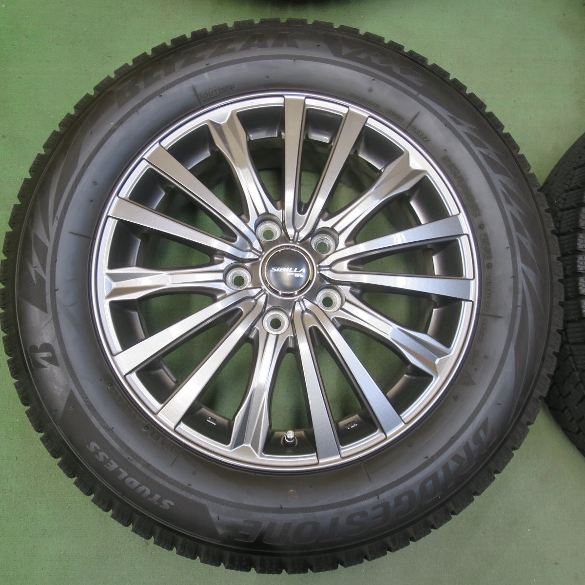 バリ溝！22年！キレイ！9.5分◎スタッドレス 215/60R16 ブリヂストン ブリザック VRX2 SIBILLA NEXT W5 シビラ ネクスト 16インチ PCD114.3/5H◎6100905イス