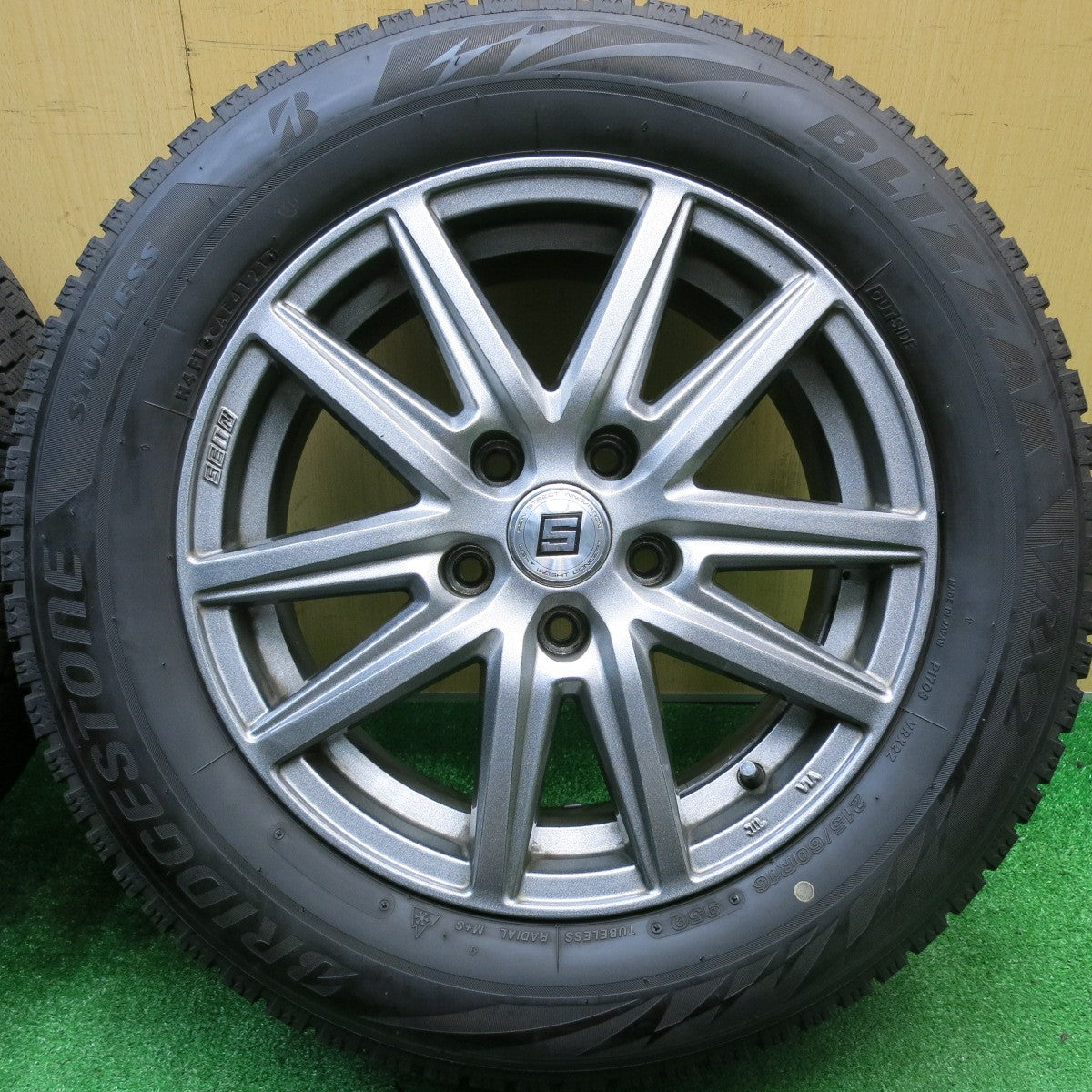 バリ溝！21年！キレイ！8.5分★スタッドレス 215/60R16 ブリヂストン ブリザック VRX2 SEIN ザイン 16インチ PCD114.3/5H★5110618HAス