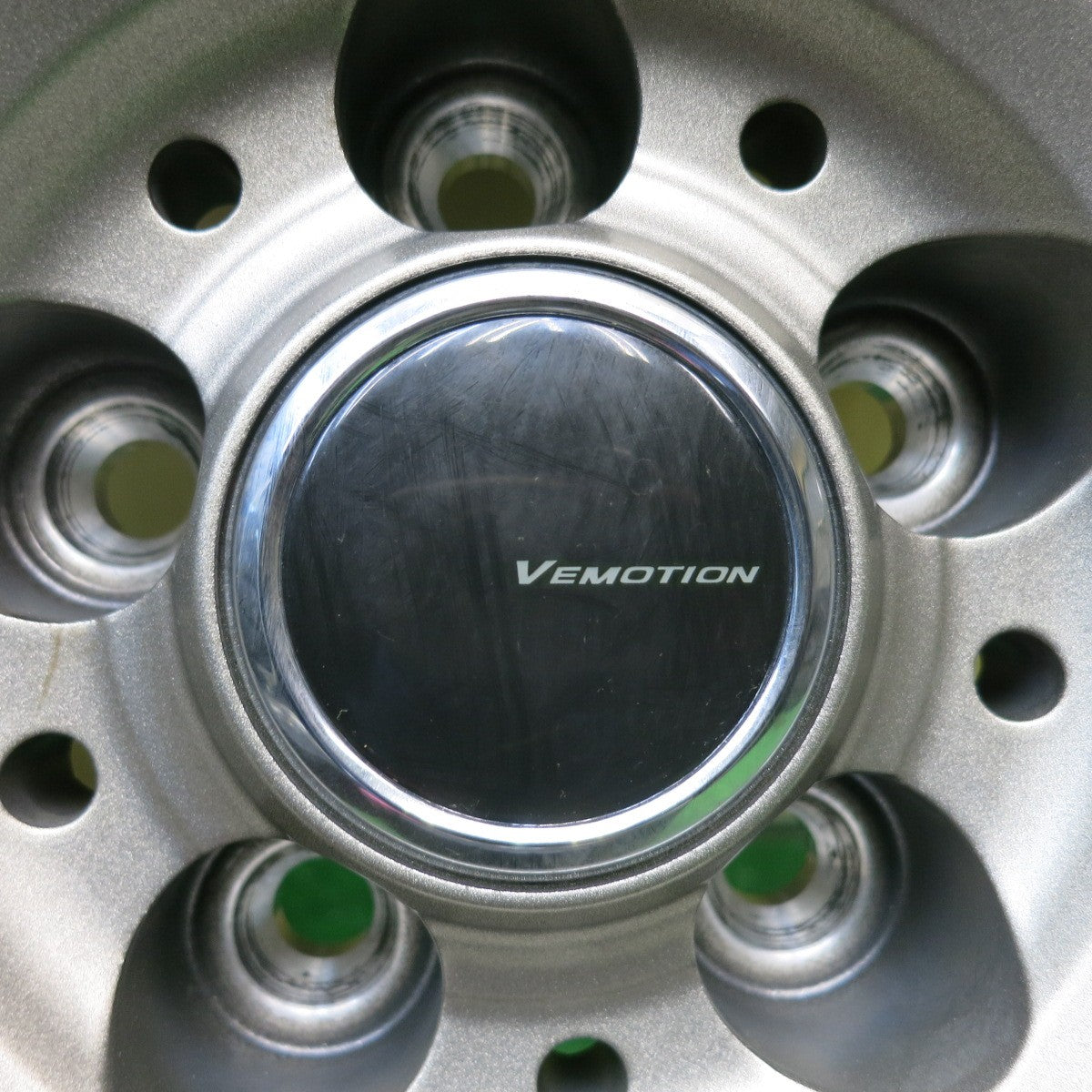 バリ溝！24年！キレイ！9.5分以上★シエンタ 等 185/65R15 スタッドレス ダンロップ ウインターマックス WM02 VEMOTION Vエモーション 15インチ PCD100/5H★5112010HAス