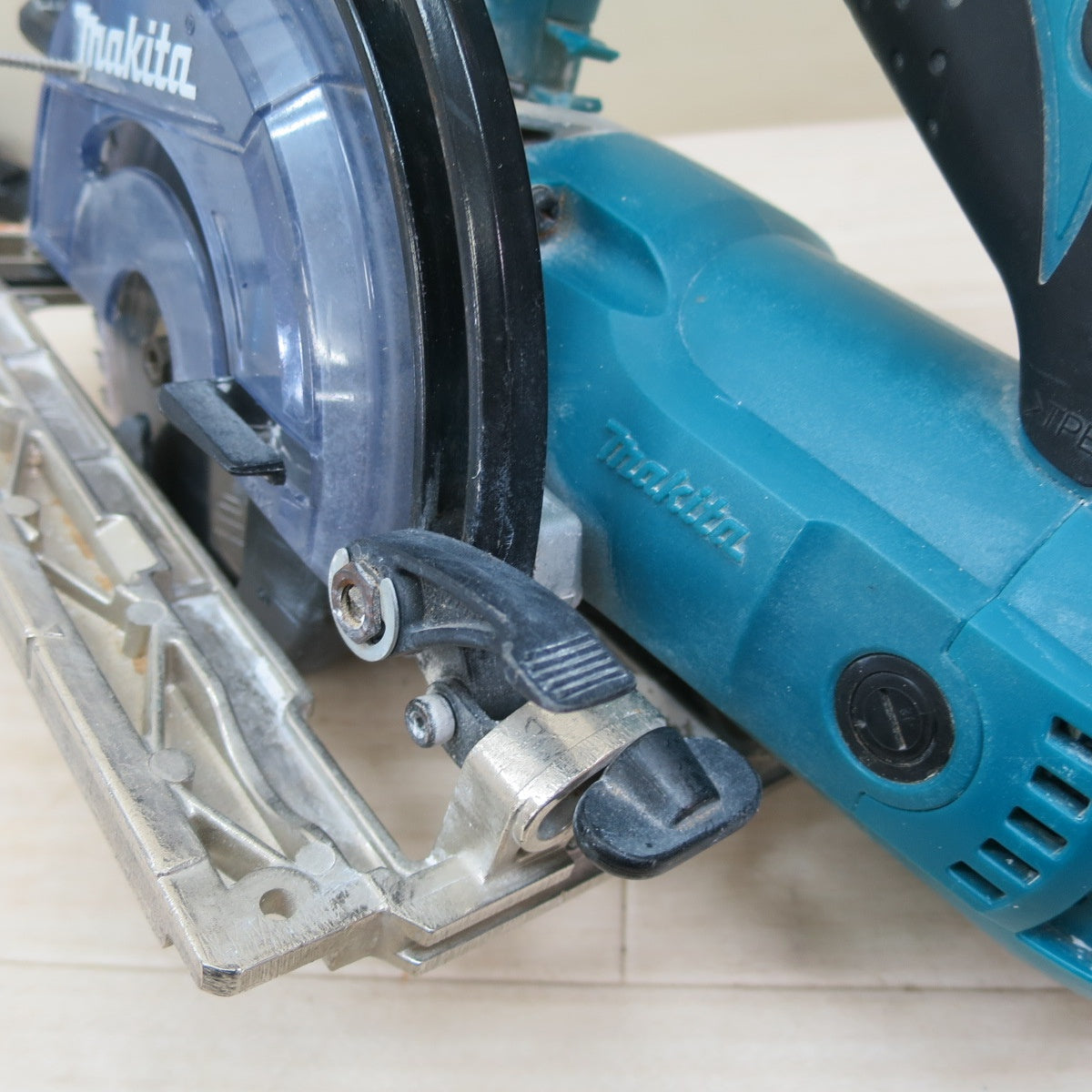 ☆マキタ 125mm 防じん マルノコ KS5200FX 電動 工具 切断機 防塵 木工用 超硬 丸のこ 丸ノコ 丸鋸 コード式 電気 makita 100V☆