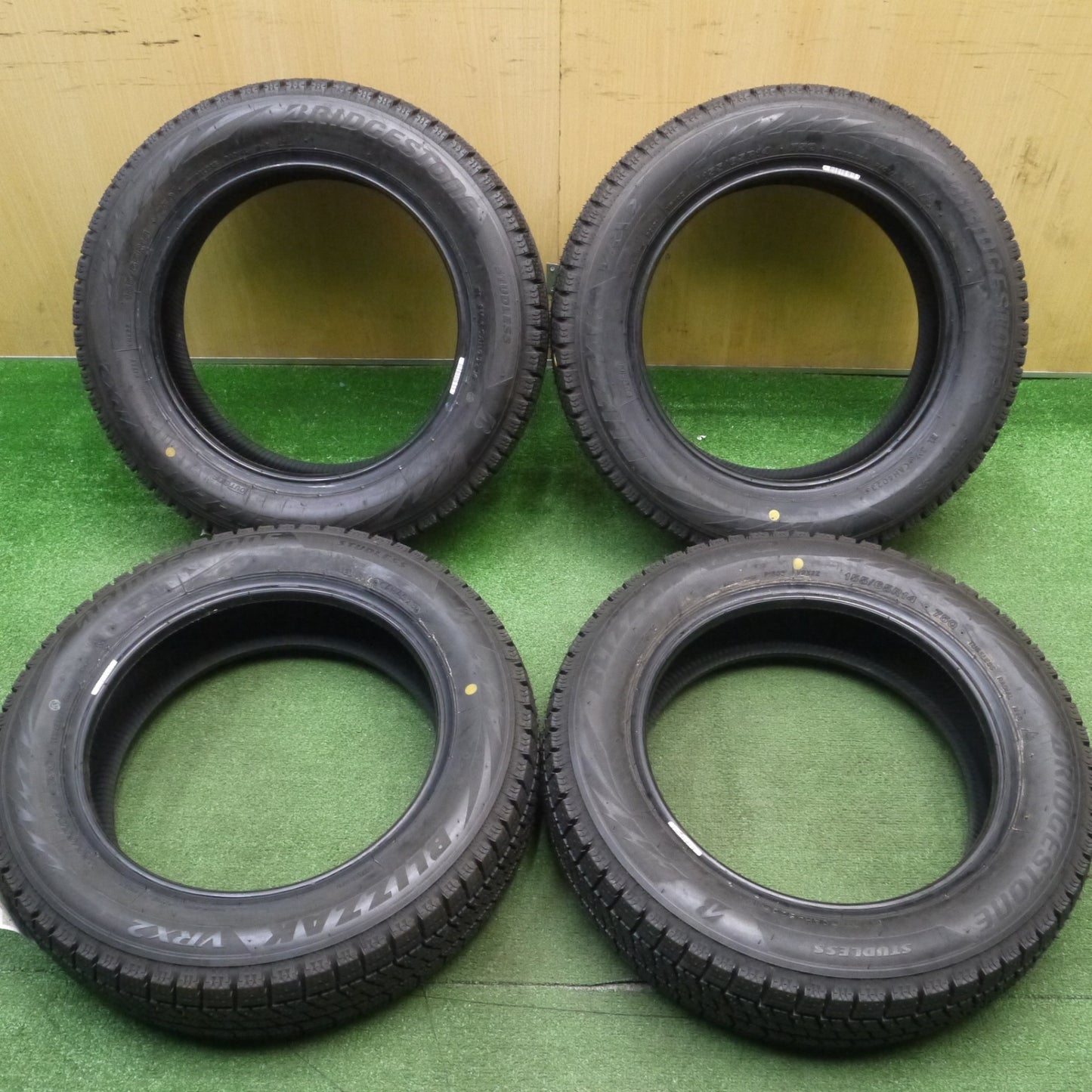 [送料無料] 未使用！23年★スタッドレス 155/65R14 ブリヂストン ブリザック VRX2 タイヤ 14インチ タント スペーシア N-BOX N-ONE等★4122706Hスタ