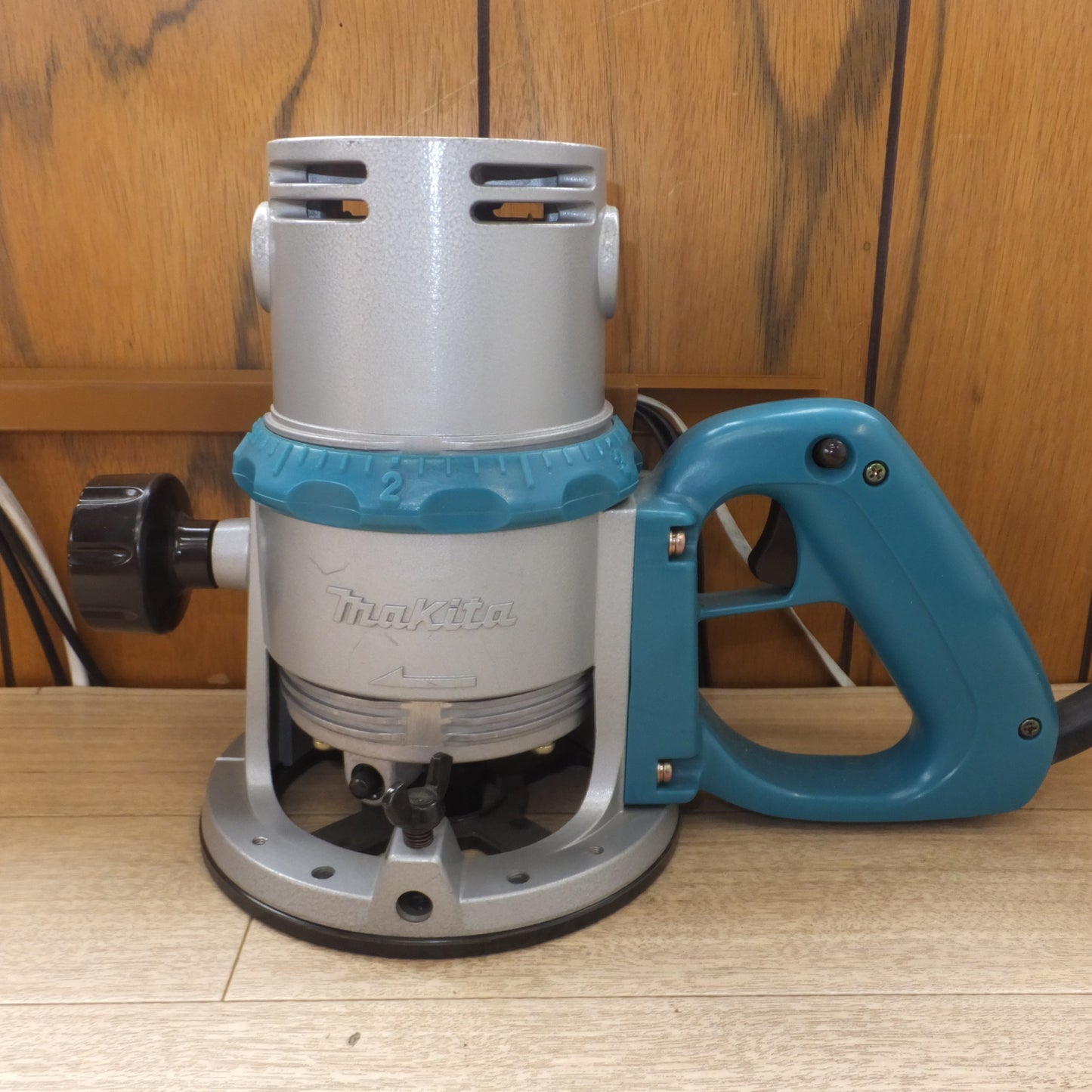 [送料無料] 美品★マキタ makita ルーター 3600H　100V 13S 50-60Hz 1240W 24000/min.★