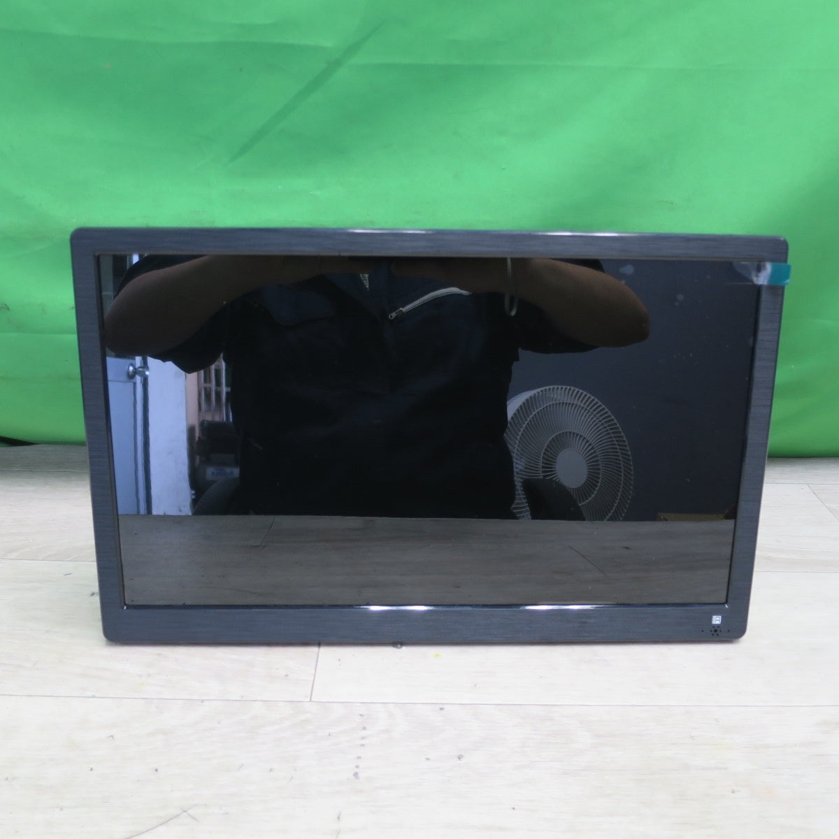 [送料無料] ほぼ未使用☆VERSOS 14型 液晶 地上 デジタル テレビ PT-IV140A ポータブル 3電源対応 AC 車 バッテリー☆