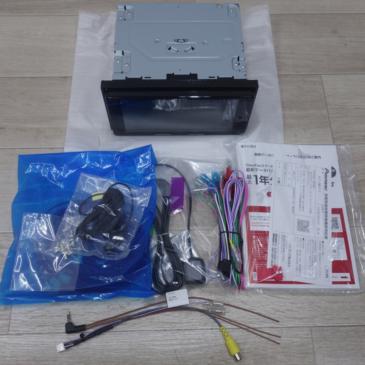 [送料無料] 未使用◆Pioneer carrozzeria 楽ナビ カーナビ AVIC-RW822-D メモリーナビ パイオニア カロッツェリア◆