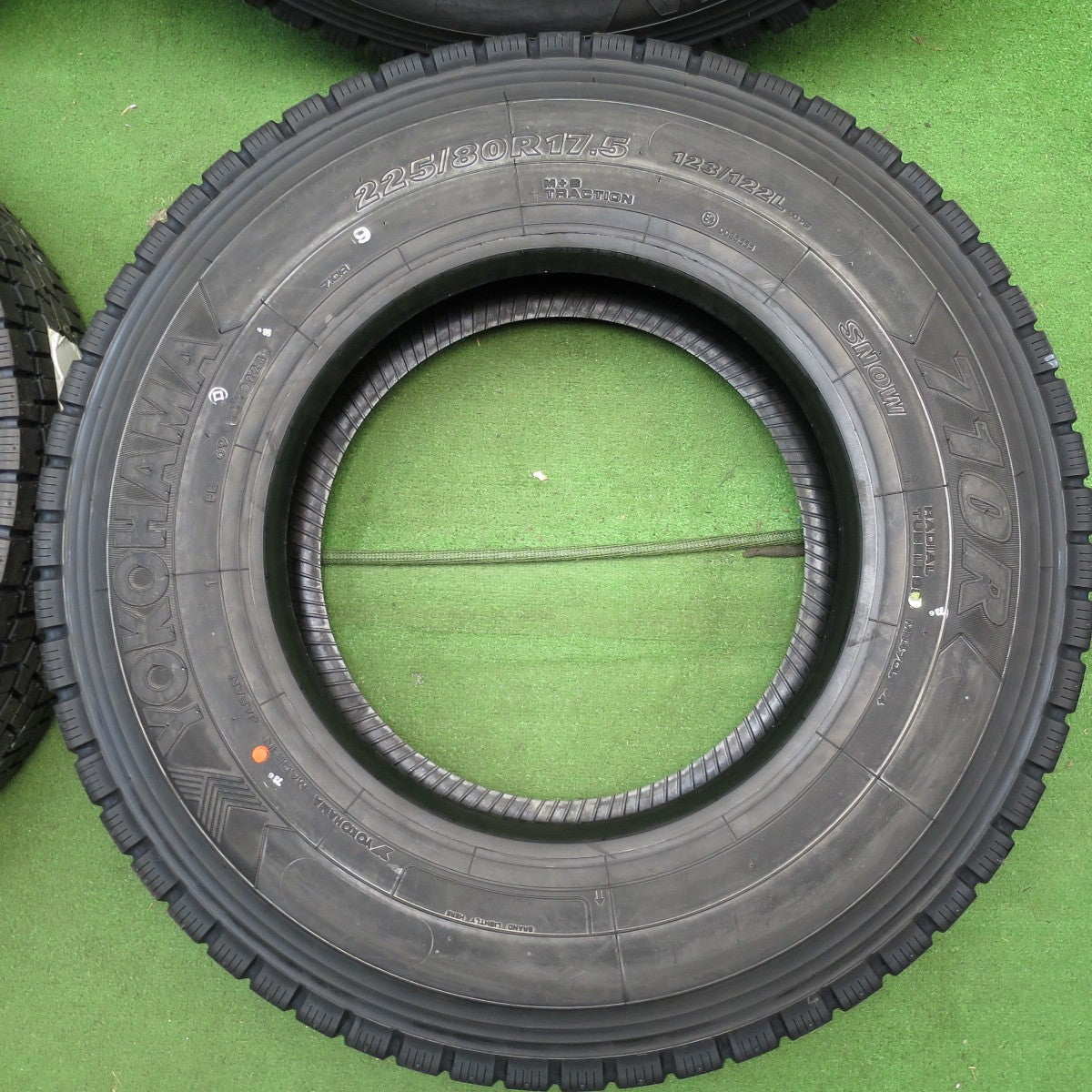 送料無料 新車外し 225/80R17.5 123/122L ヨコハマ RY138E 2022年