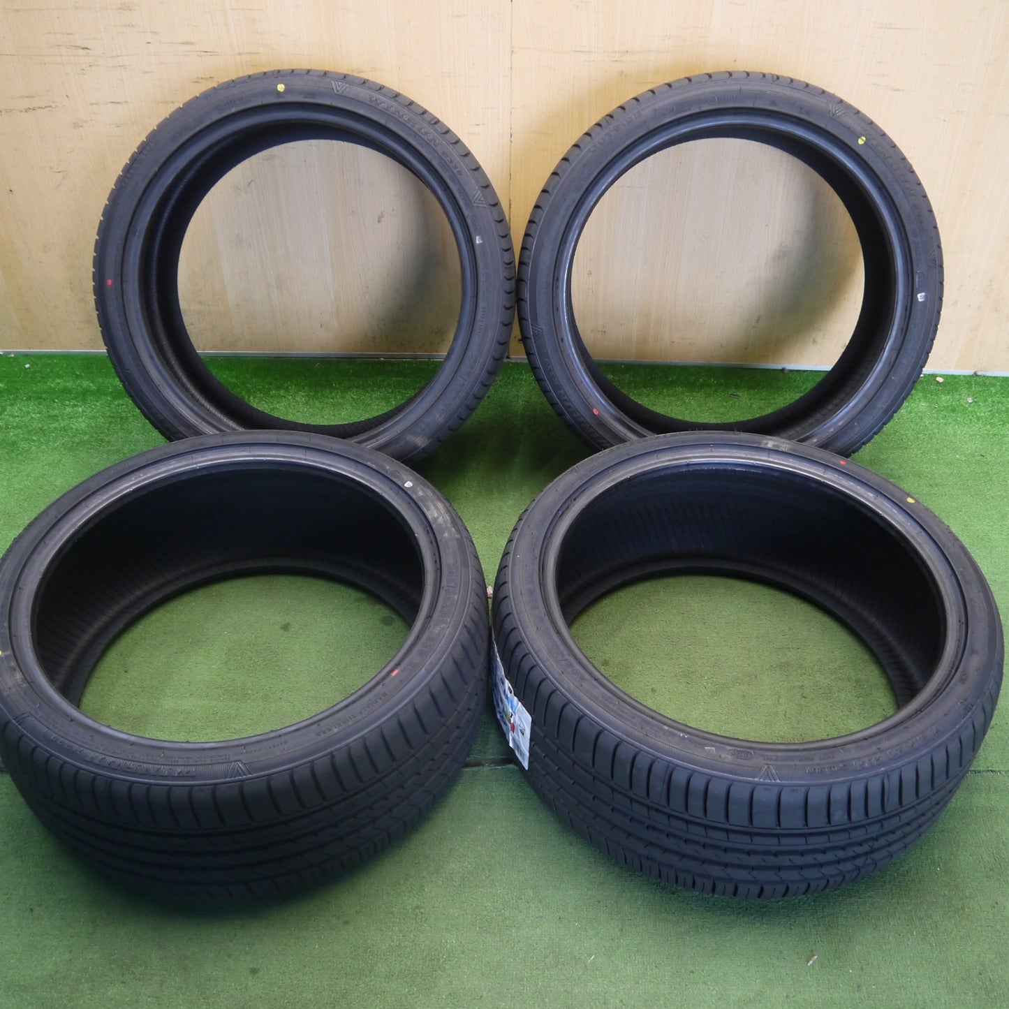 未使用！26年★245/35R19 ウィンラン R330 WINRUN タイヤ 19インチ WRX クラウン マークX カムリ スカイライン 等★6071310Hノタ