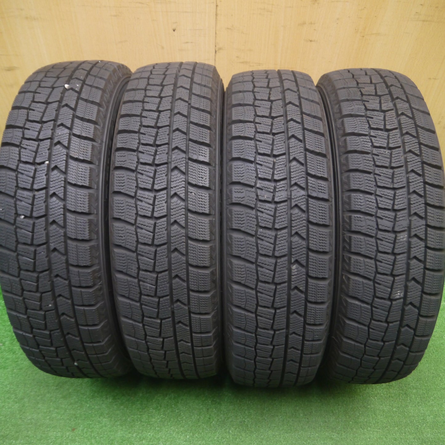 [送料無料] バリ溝!21年!キレイ!9.5分★スタッドレス 165/65R14 ダンロップ ウィンターマックス WM02 ティラード Eta ラ・ストラーダ 14インチ 軽自動車 ハスラー デリカD:2 等 PCD100/4H★4110508Hス