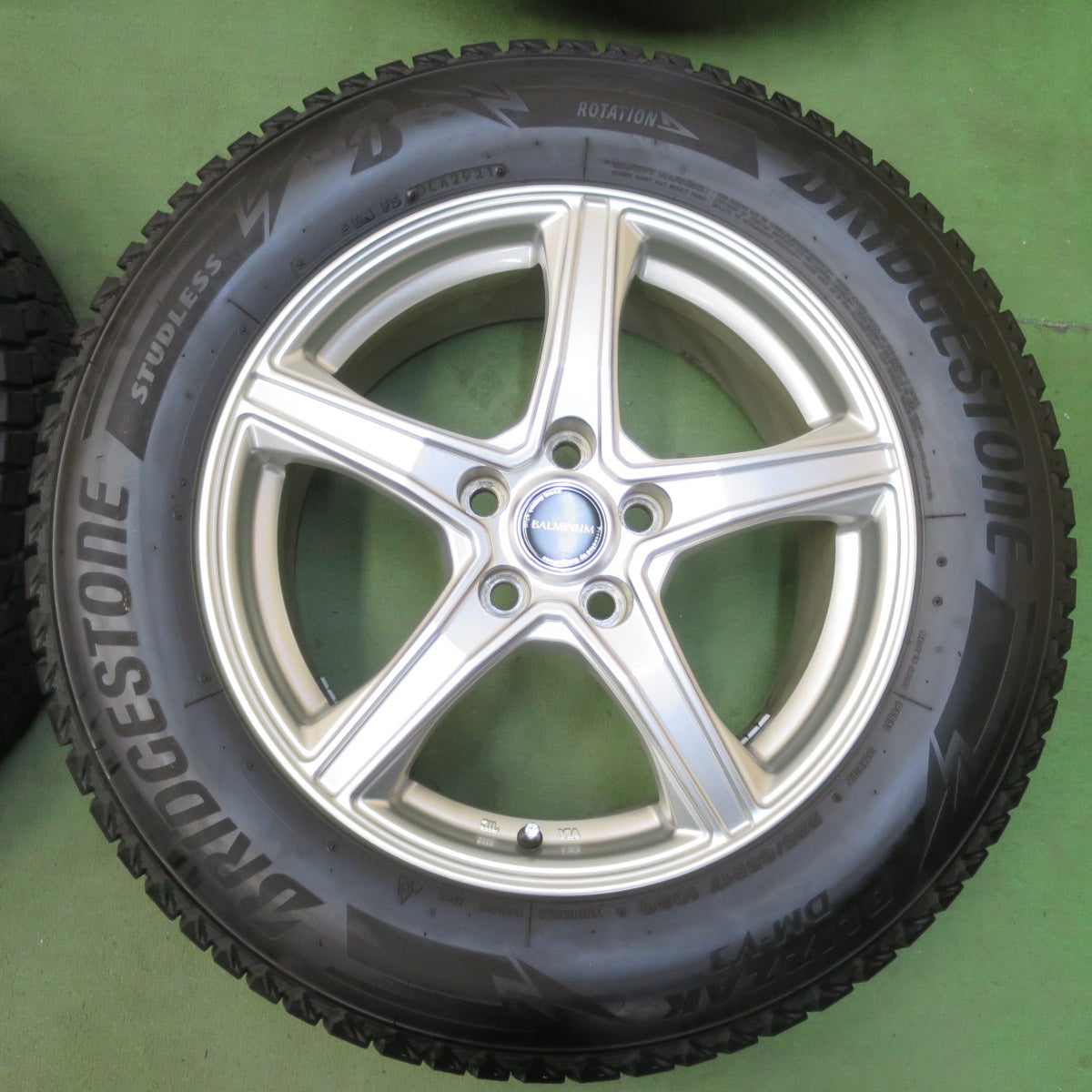 バリ溝！21年！キレイ！9分★スタッドレス 225/65R17 ブリヂストン ブリザック DM-V3 BALMINUM バルミナ 17インチ PCD114.3/5H★5110708イス