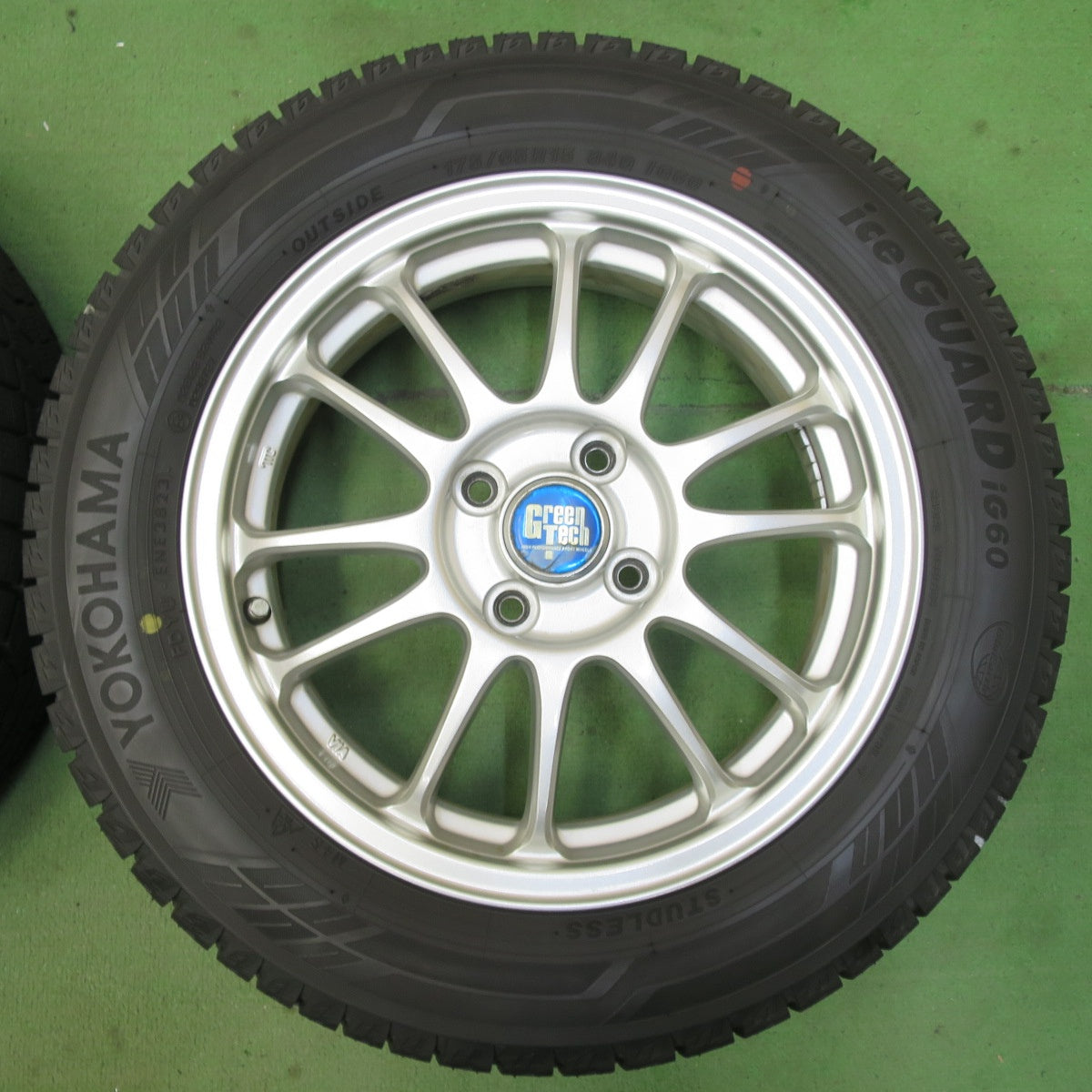 バリ溝！23年！キレイ！9.5分★スタッドレス 175/65R15 ヨコハマ アイスガード iG60 GreenTech グリーンテック 15インチ PCD100/4H★5062903イス