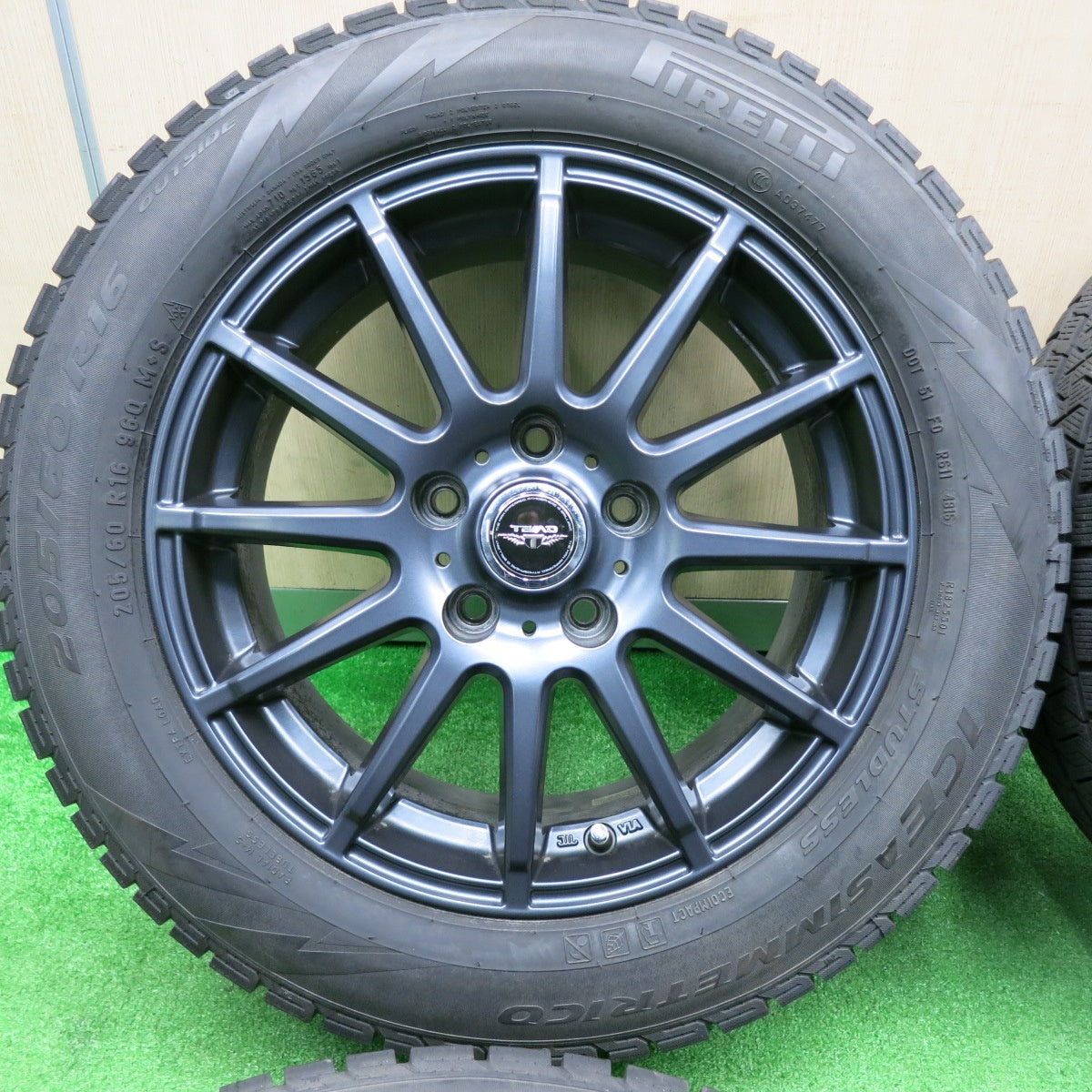 [送料無料] キレイ★スタッドレス 205/60R16 ピレリ アイスアシンメトリコ TEAD テッド 16インチ PCD114.3/5H★4112606TNス