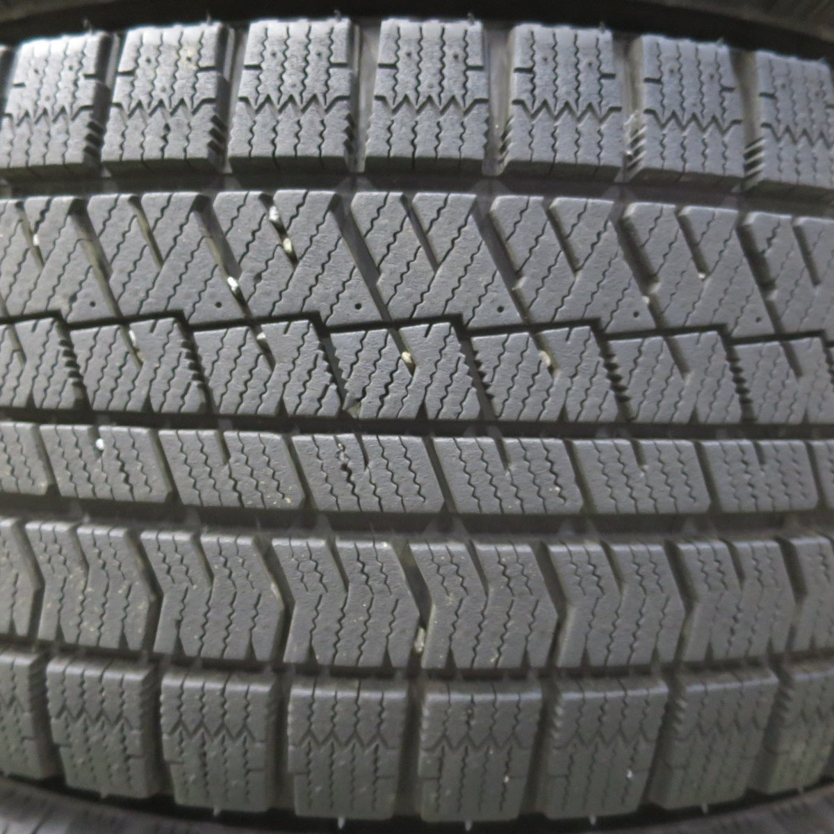 バリ溝！24年！キレイ！9.5分◎スタッドレス 225/55R17 ブリヂストン ブリザック VRX2 SMACK CREST ENKEI AME スマック エンケイ 17インチ PCD114.3/5H◎6061507イス
