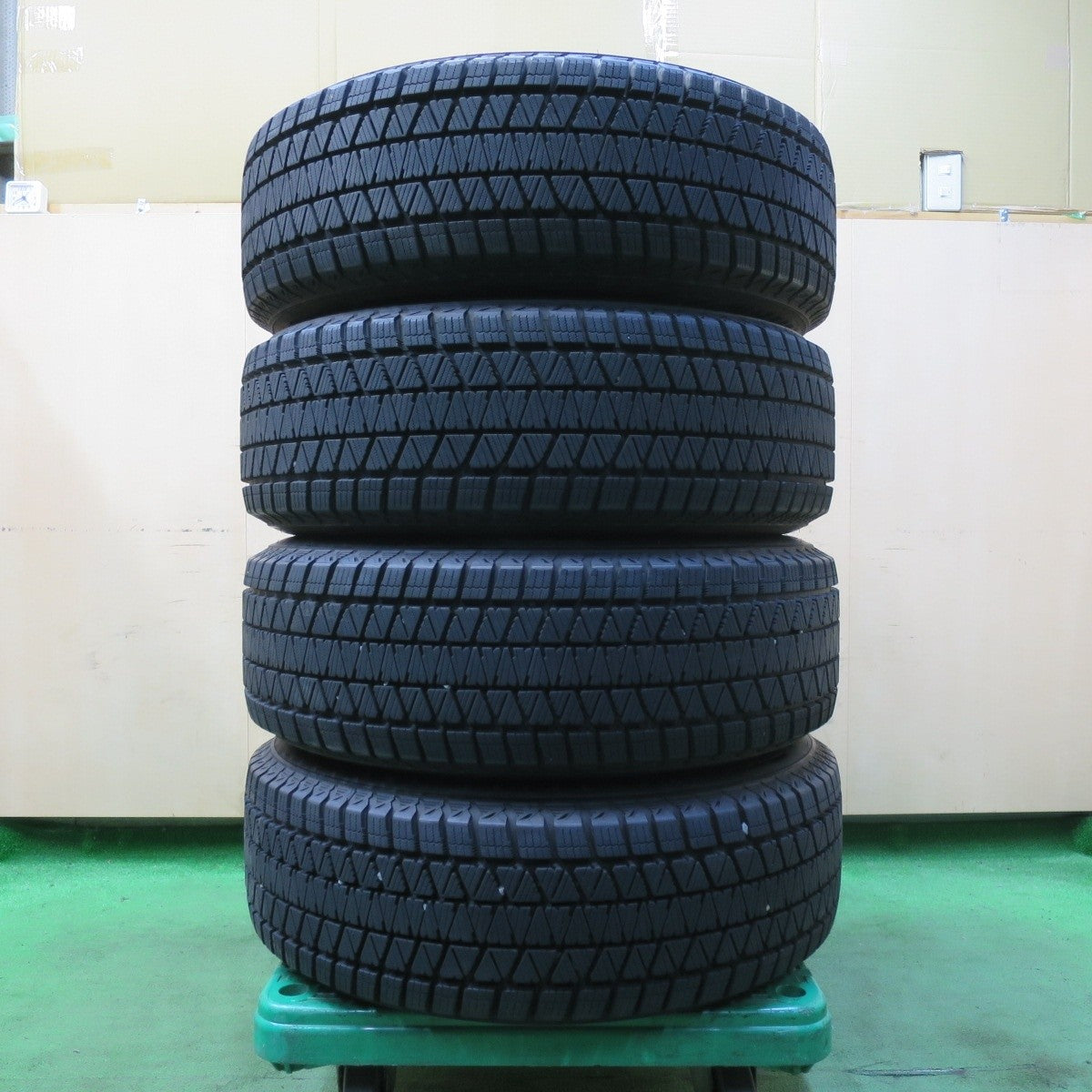 バリ溝！21年！キレイ！9.5分★スタッドレス 225/65R17 ブリヂストン ブリザック DM-V3 SCHNEIDER シュナイダー 17インチ PCD114.3/5H★5012006イス