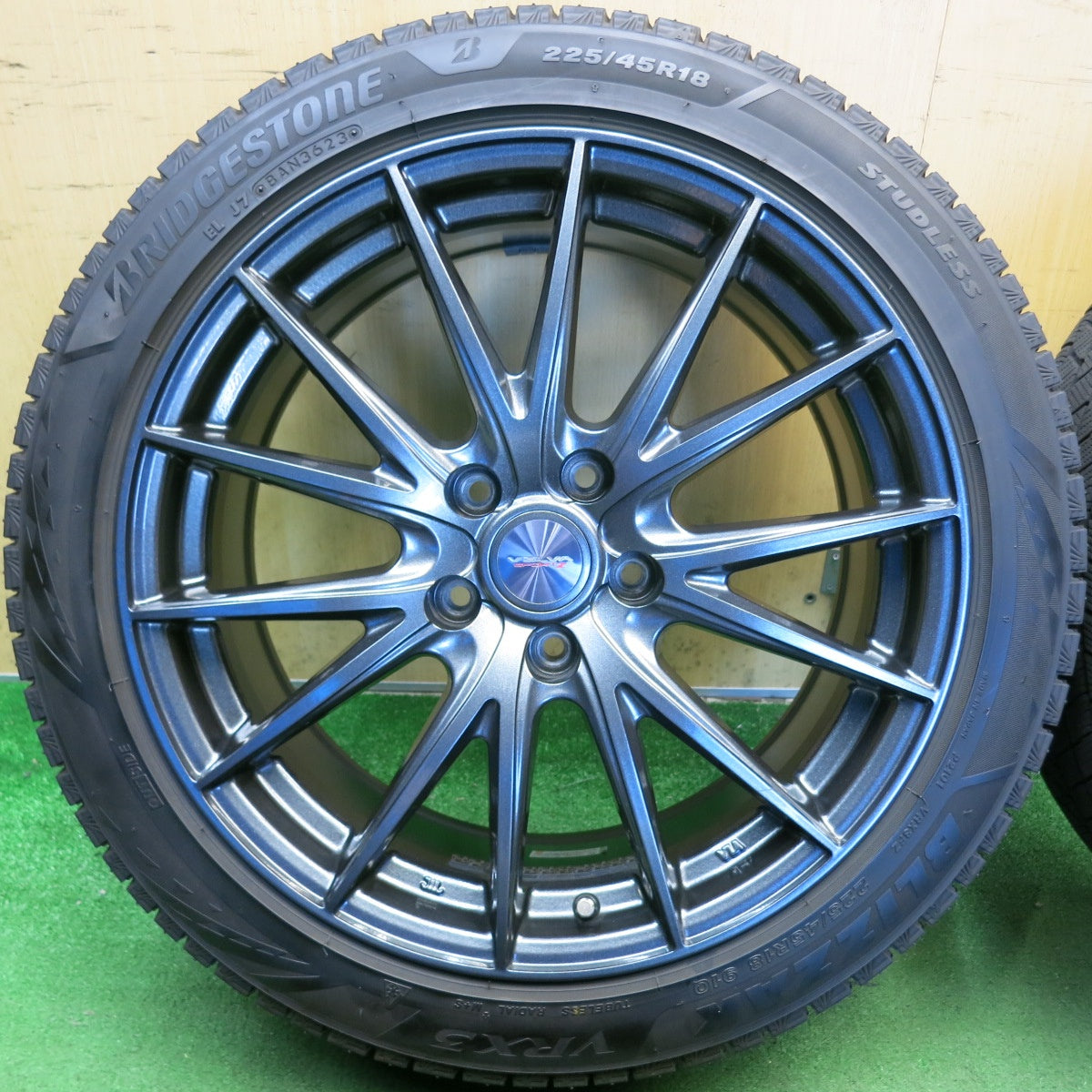 バリ溝！23年！キレイ！9.5分◎スタッドレス 225/45R18 ブリヂストン ブリザック VRX3 VELVA SPORTZ ヴェルヴァ 18インチ PCD114.3/5H◎6081605HAス